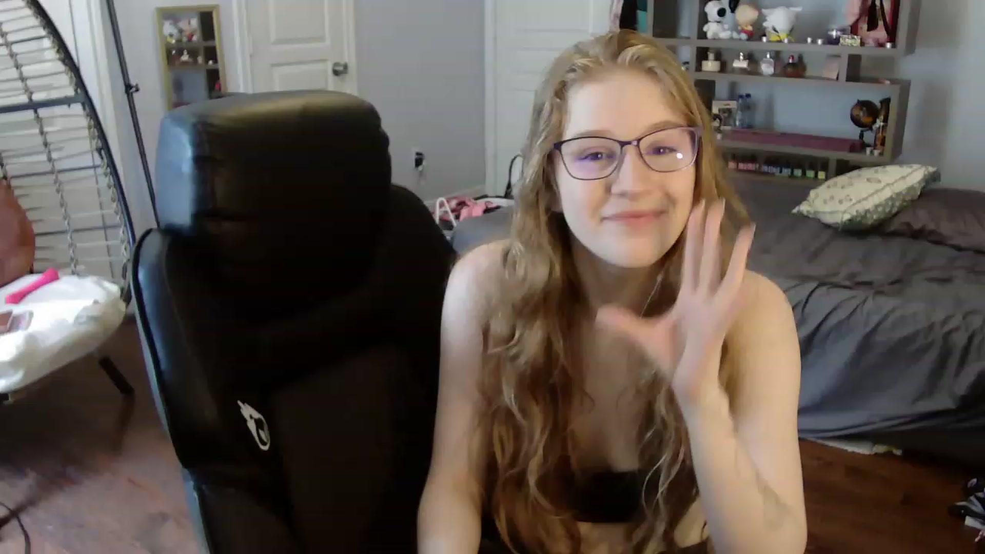 Gallery image thumbnail from Bunnydathug's myfreecams stream on, 06/10/2023, 16:13 image 14 of 20