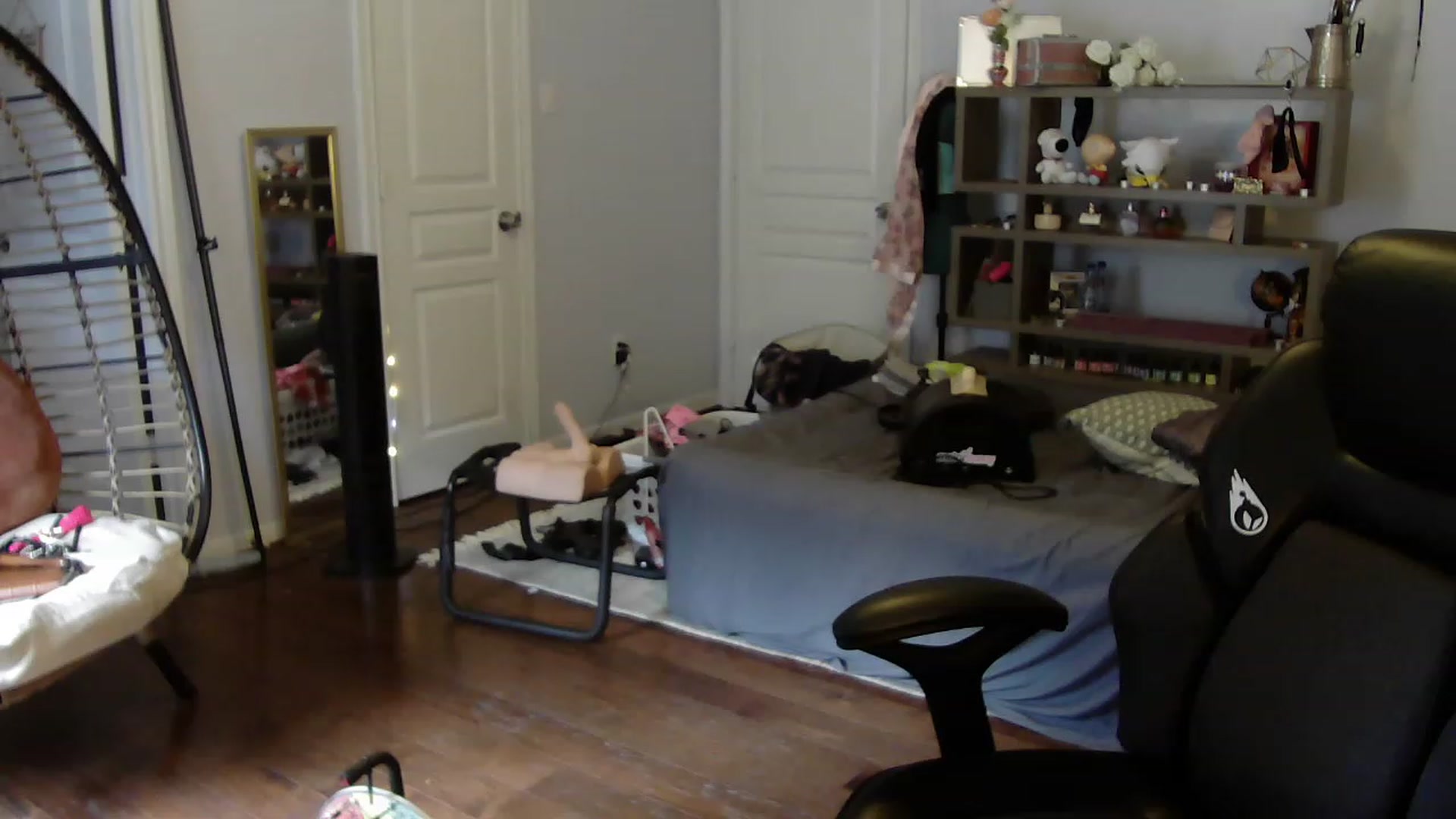 Gallery image thumbnail from Bunnydathug's myfreecams stream on, 06/12/2023, 17:30 image 10 of 20
