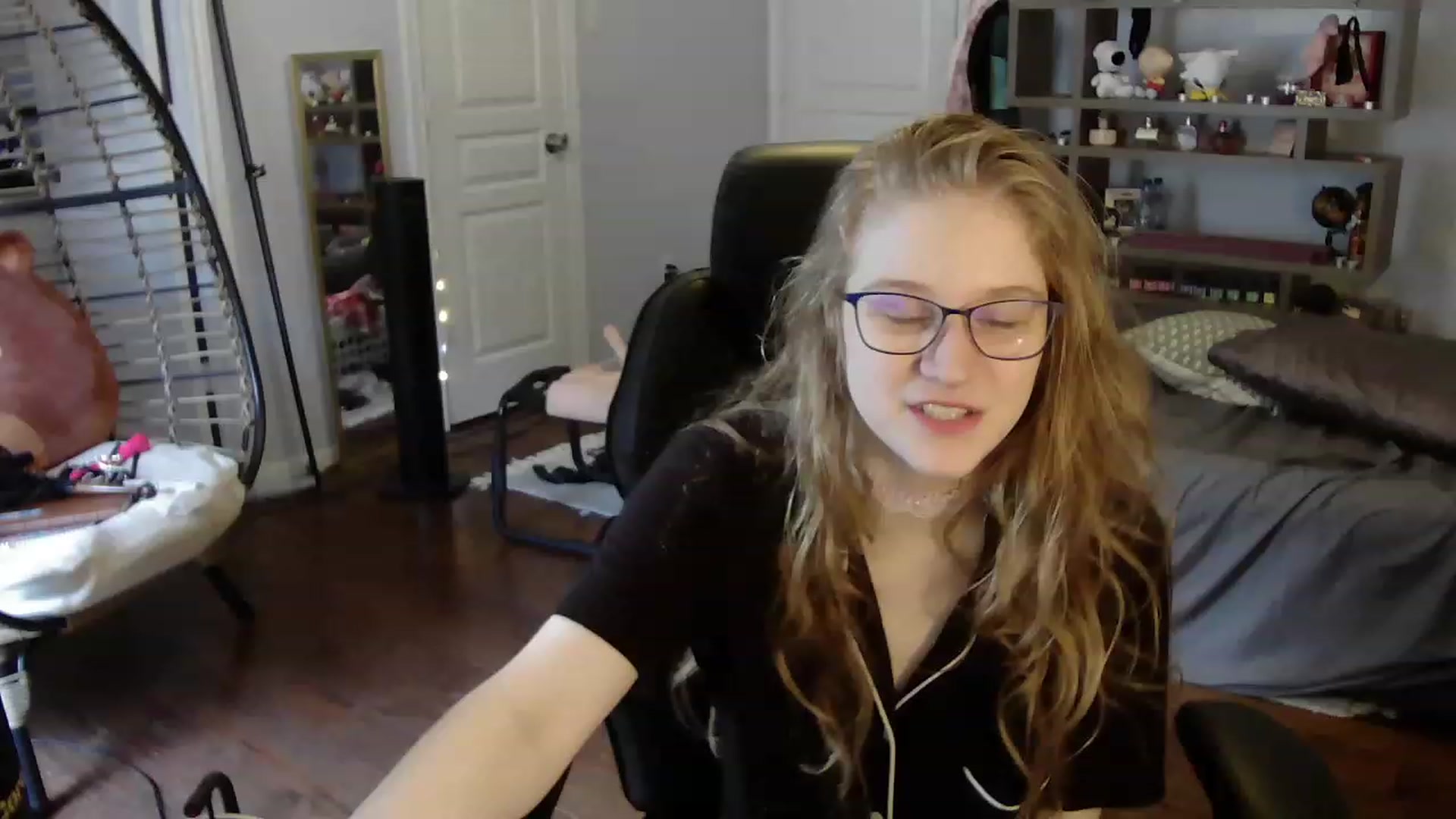 Gallery image thumbnail from Bunnydathug's myfreecams stream on, 06/12/2023, 17:30 image 7 of 20
