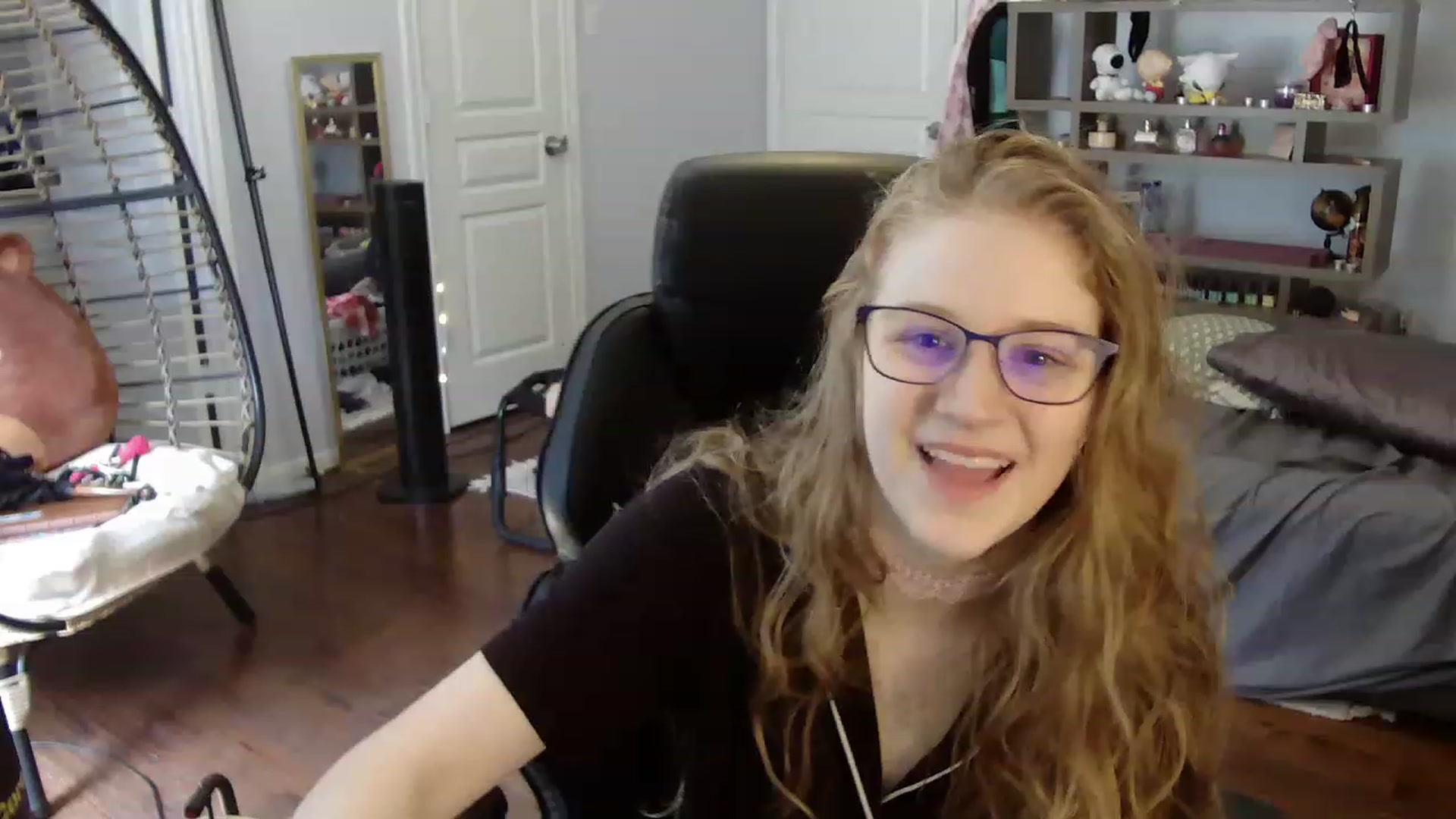 Gallery image thumbnail from Bunnydathug's myfreecams stream on, 06/12/2023, 17:30 image 3 of 20