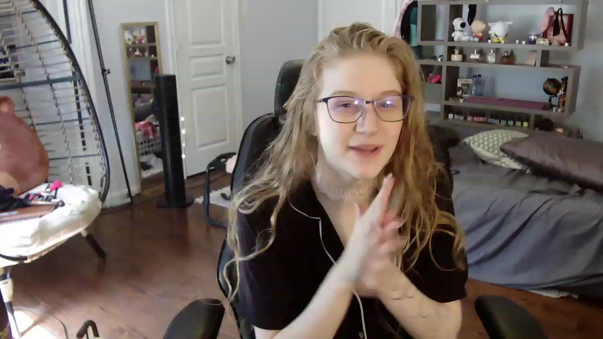 Gallery image thumbnail from Bunnydathug's myfreecams stream on, 06/12/2023, 17:30 image 1 of 20