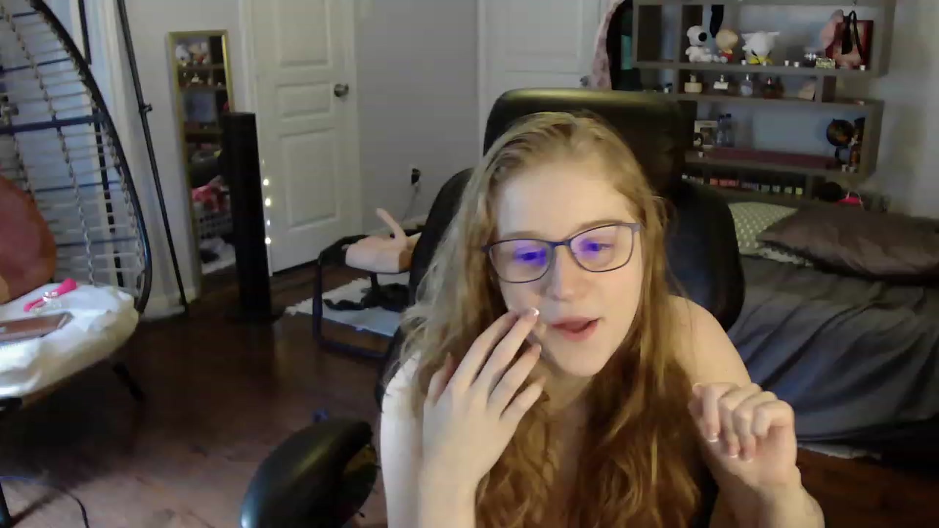 Gallery image thumbnail from Bunnydathug's myfreecams stream on, 06/12/2023, 17:30 image 19 of 20