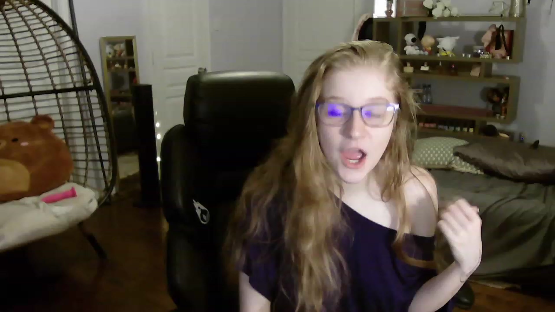 Gallery image thumbnail from Bunnydathug's myfreecams stream on, 06/13/2023, 08:55 image 5 of 20
