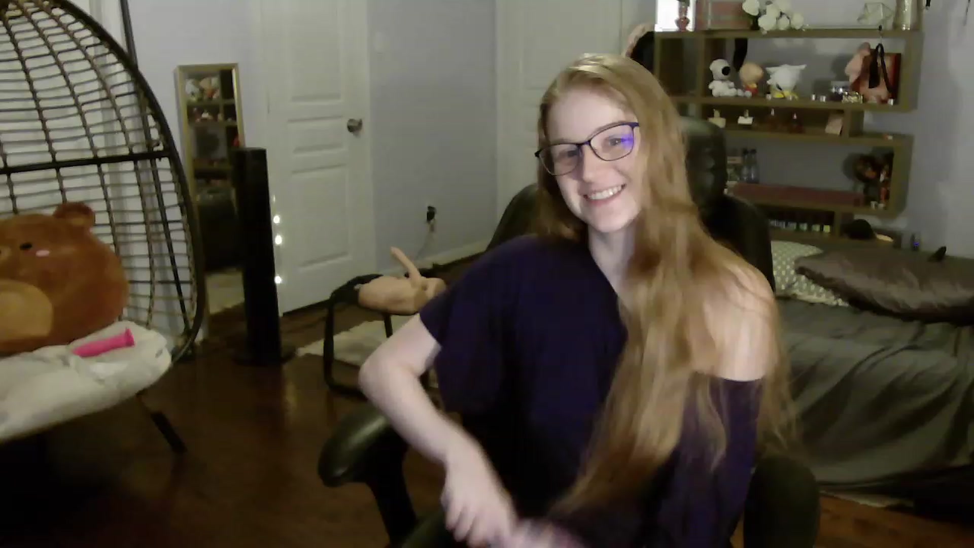 Gallery image thumbnail from Bunnydathug's myfreecams stream on, 06/13/2023, 08:55 image 3 of 20