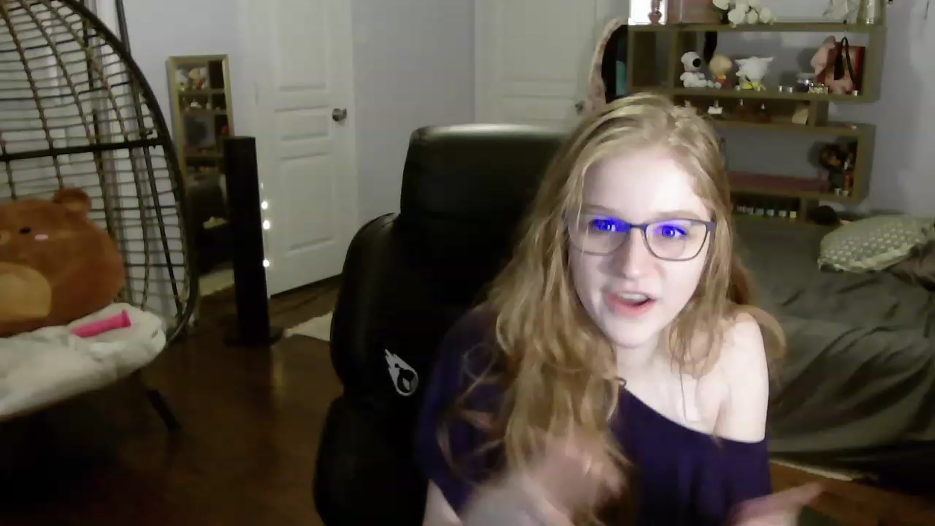 Gallery image thumbnail from Bunnydathug's myfreecams stream on, 06/13/2023, 11:06 image 14 of 20
