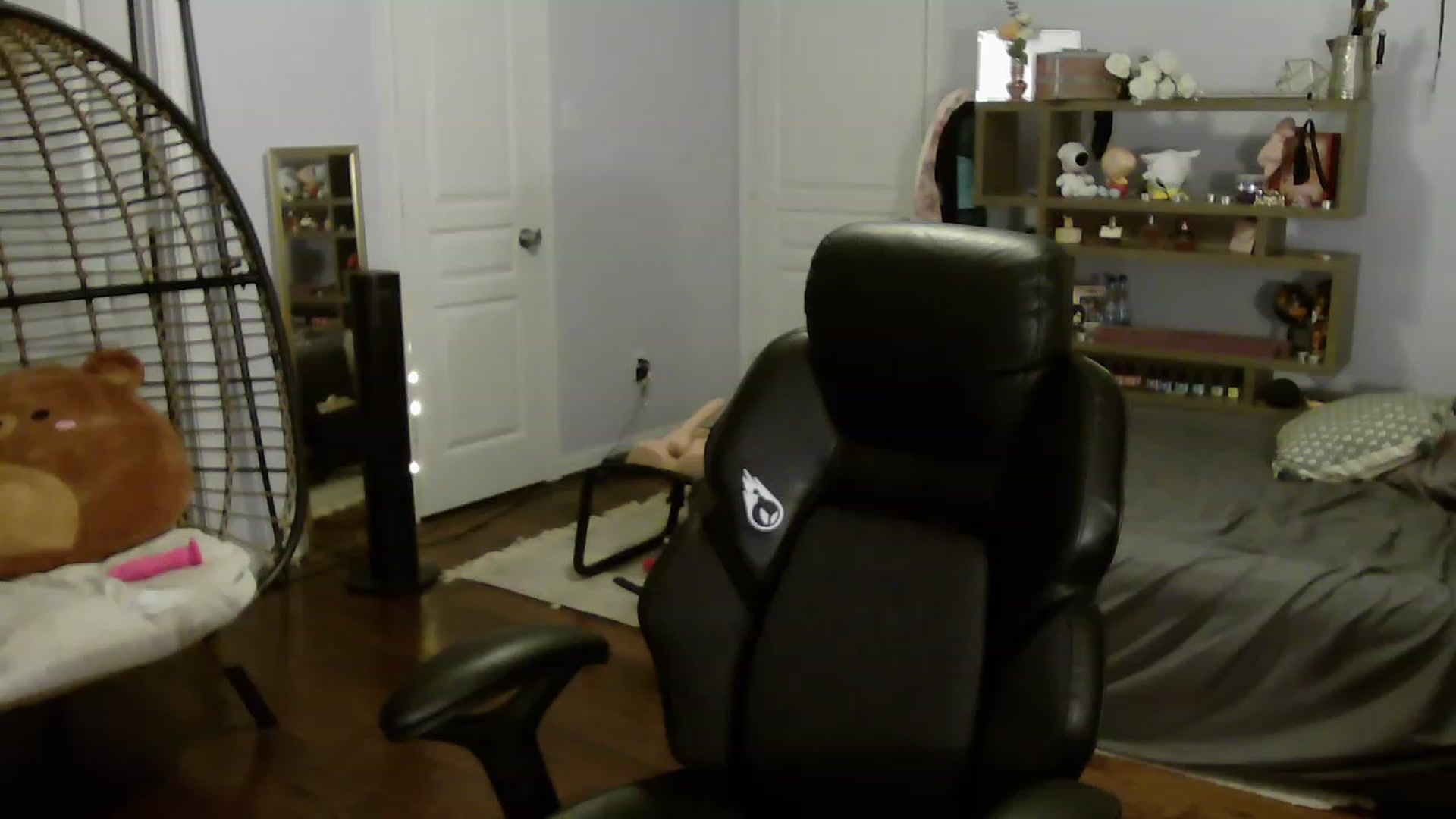 Gallery image thumbnail from Bunnydathug's myfreecams stream on, 06/13/2023, 11:06 image 17 of 20