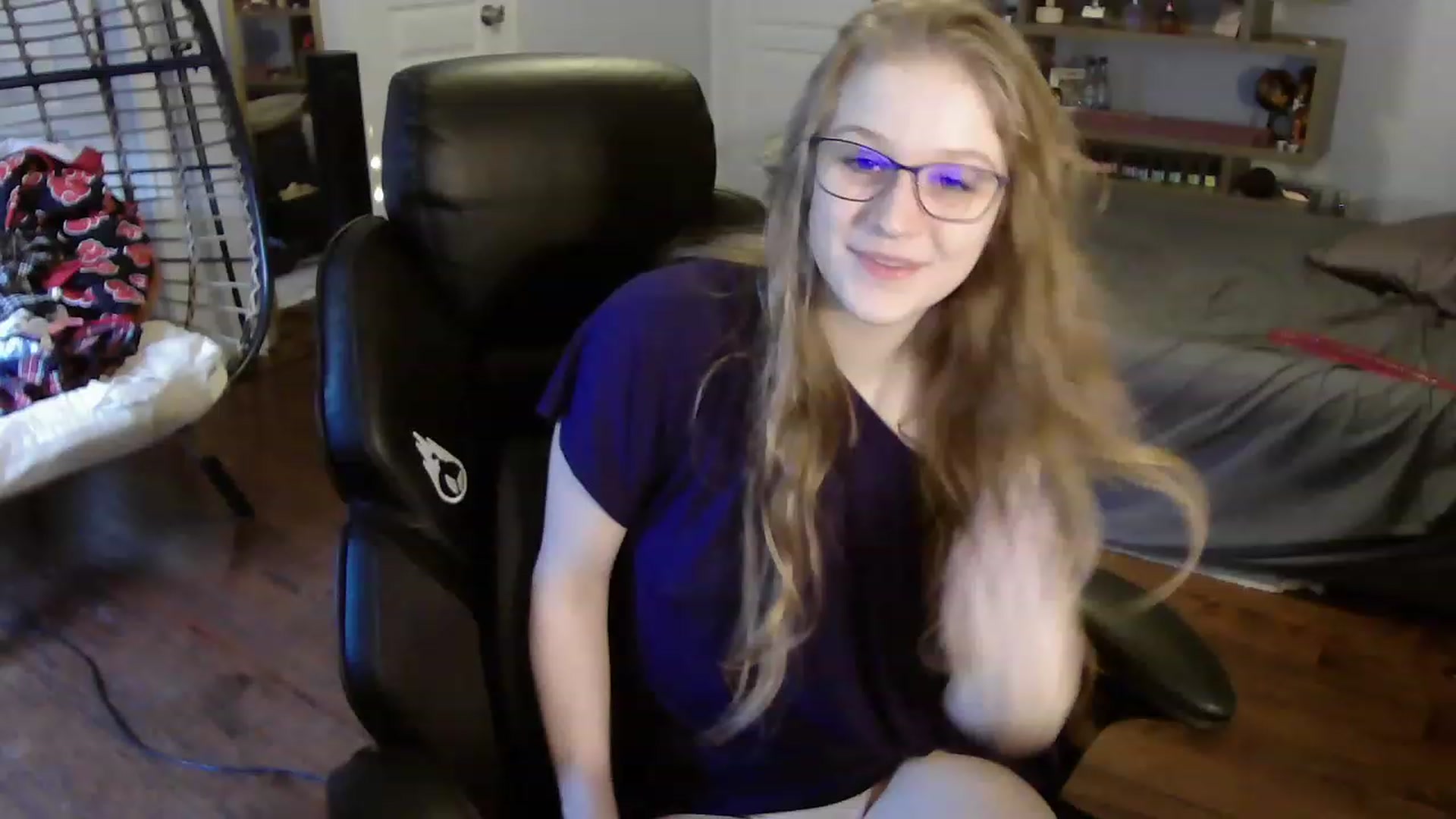 Gallery image thumbnail from Bunnydathug's myfreecams stream on, 06/13/2023, 12:22 image 3 of 20