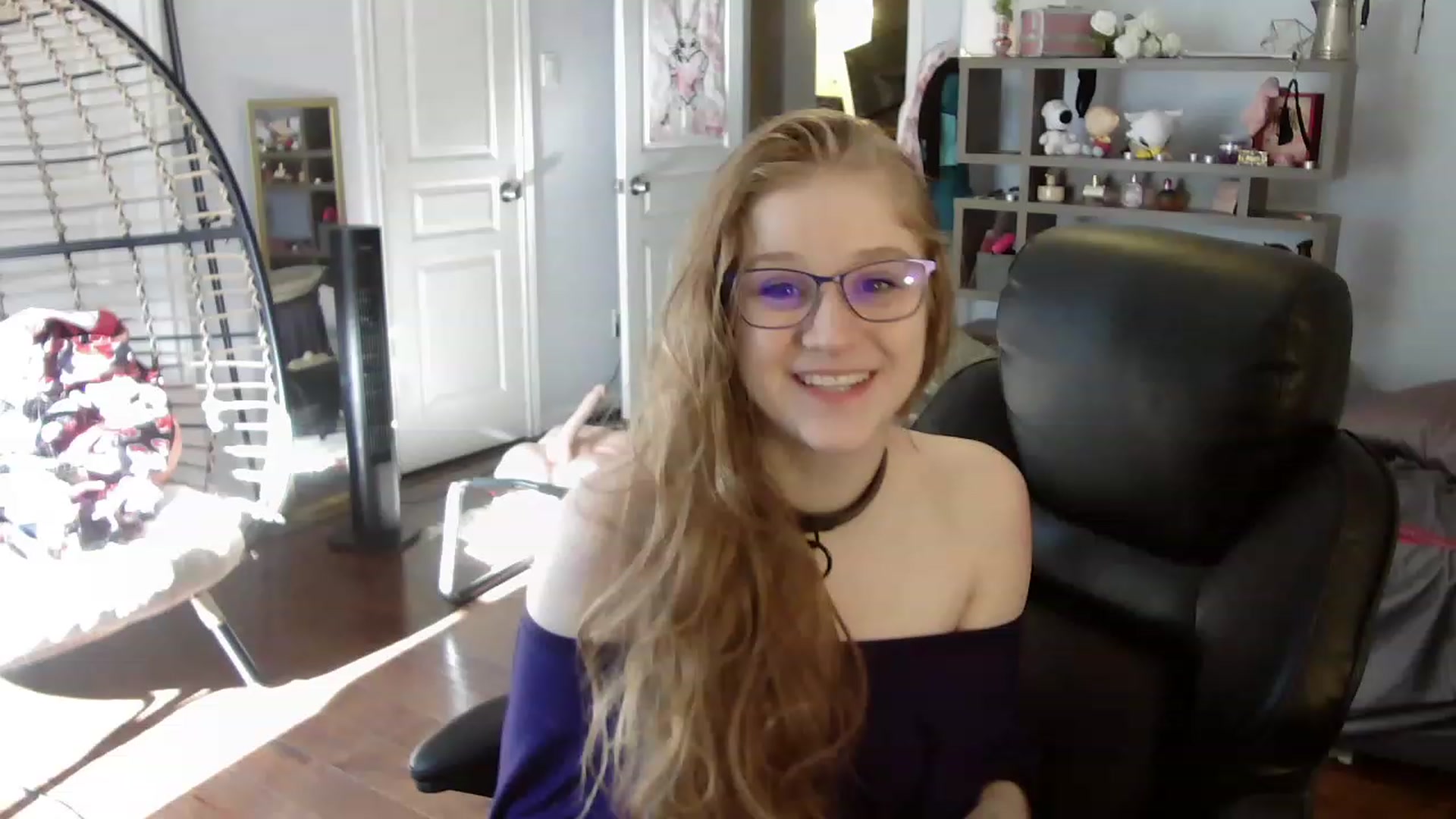 Gallery image thumbnail from Bunnydathug's myfreecams stream on, 06/13/2023, 15:53 image 5 of 20
