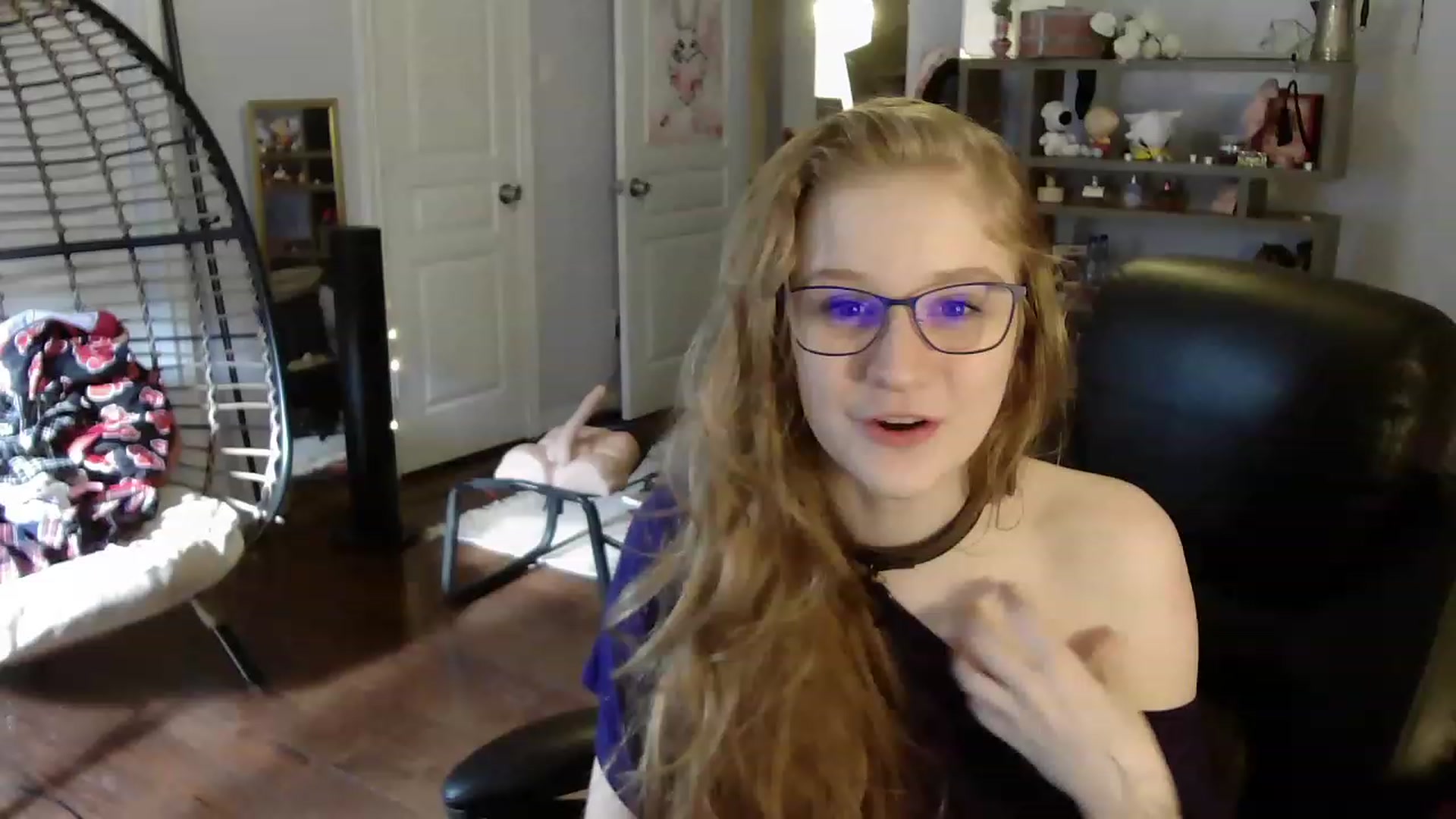 Gallery image thumbnail from Bunnydathug's myfreecams stream on, 06/13/2023, 15:53 image 7 of 20