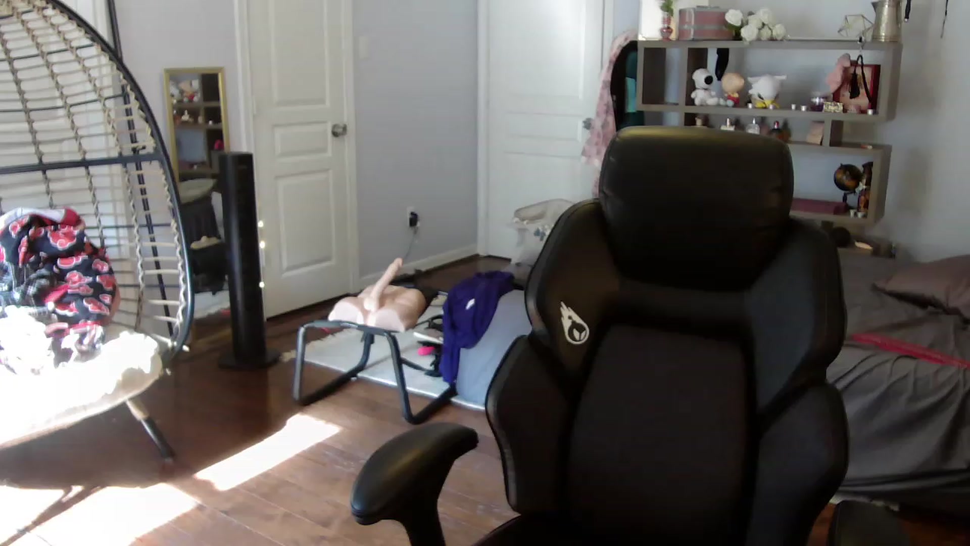 Gallery image thumbnail from Bunnydathug's myfreecams stream on, 06/13/2023, 15:53 image 9 of 20