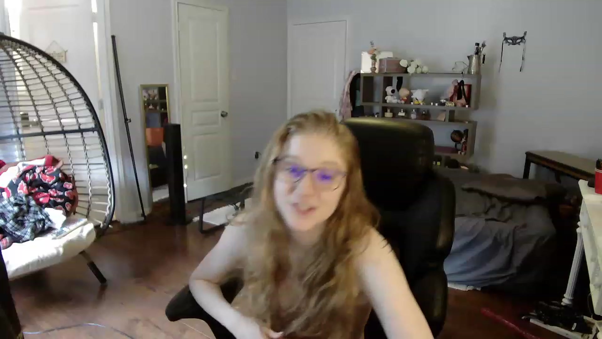 Gallery image thumbnail from Bunnydathug's myfreecams stream on, 06/14/2023, 16:58 image 6 of 20
