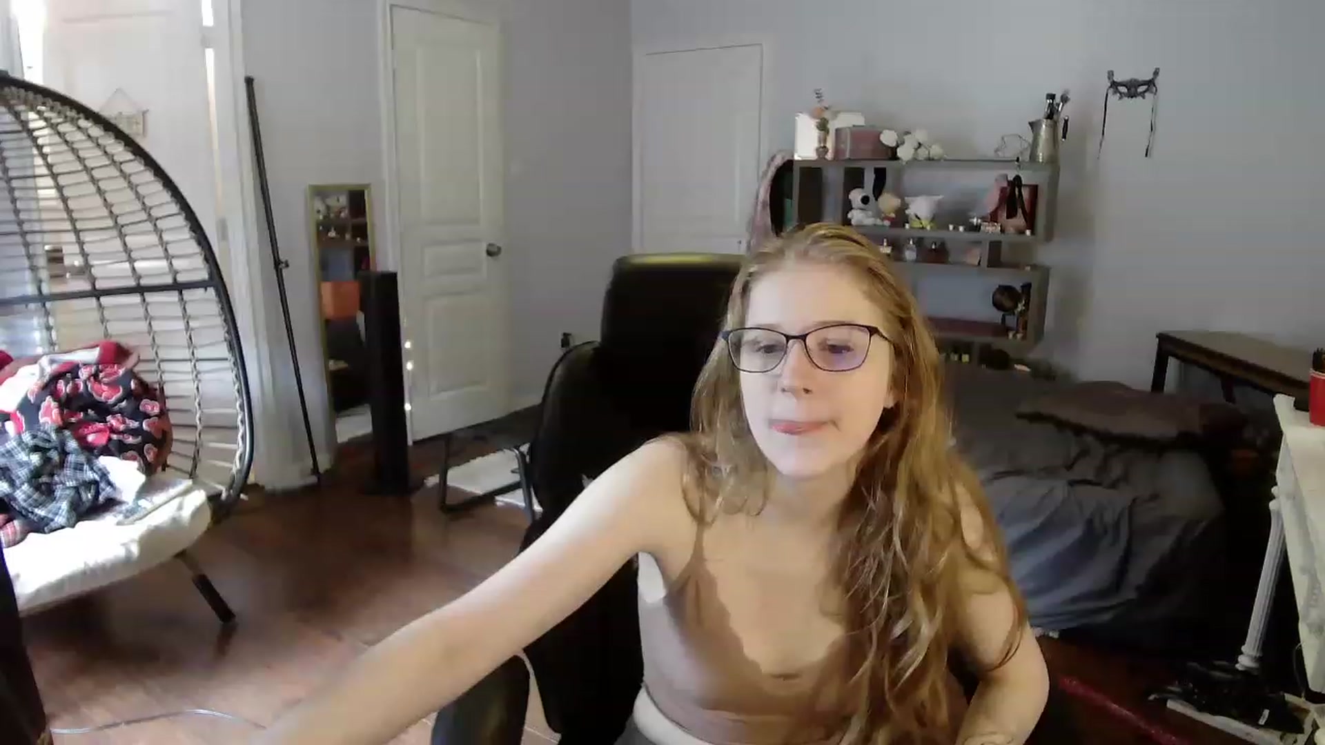 Gallery image thumbnail from Bunnydathug's myfreecams stream on, 06/14/2023, 16:58 image 4 of 20