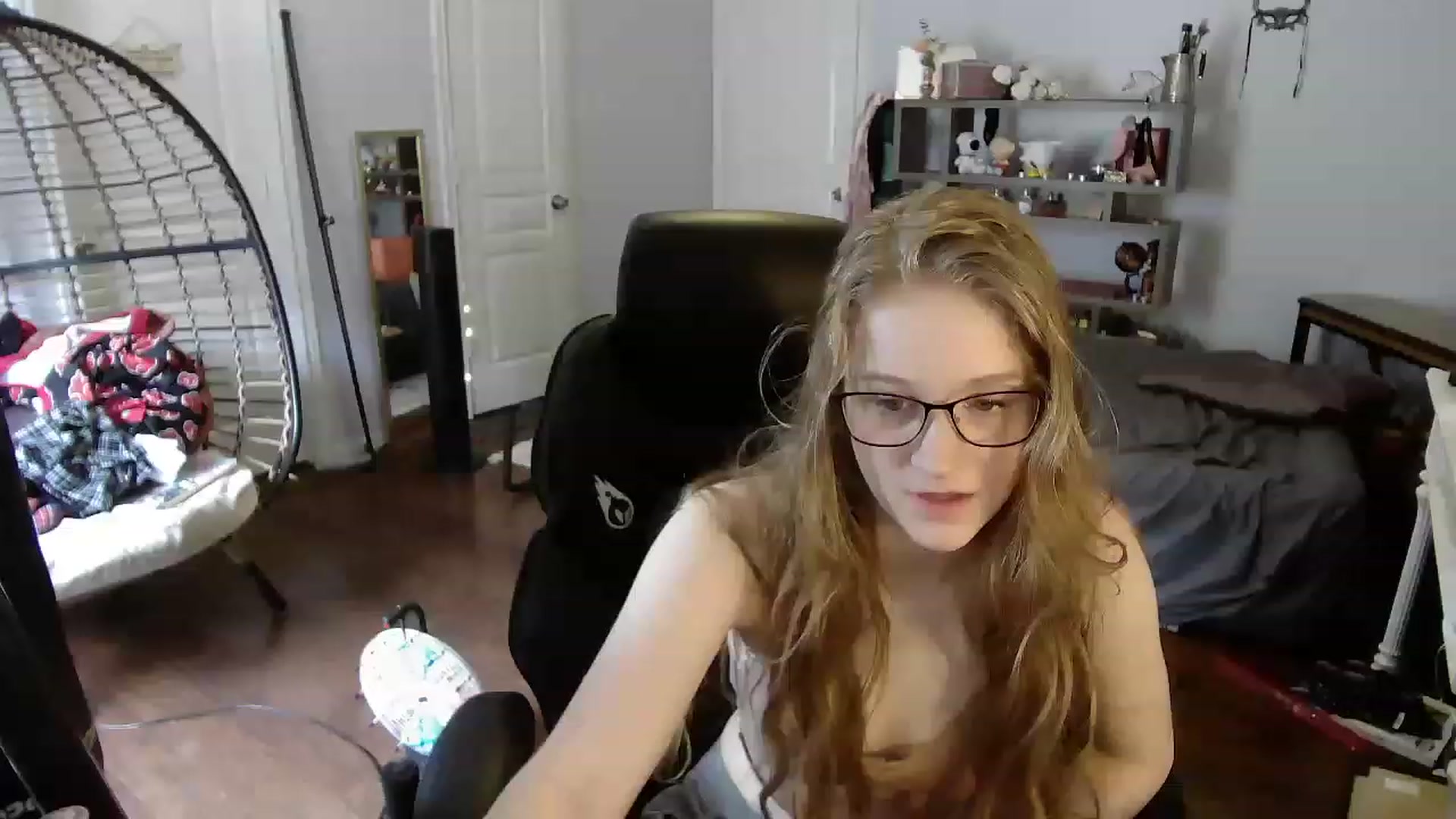 Gallery image thumbnail from Bunnydathug's myfreecams stream on, 06/14/2023, 18:54 image 7 of 20