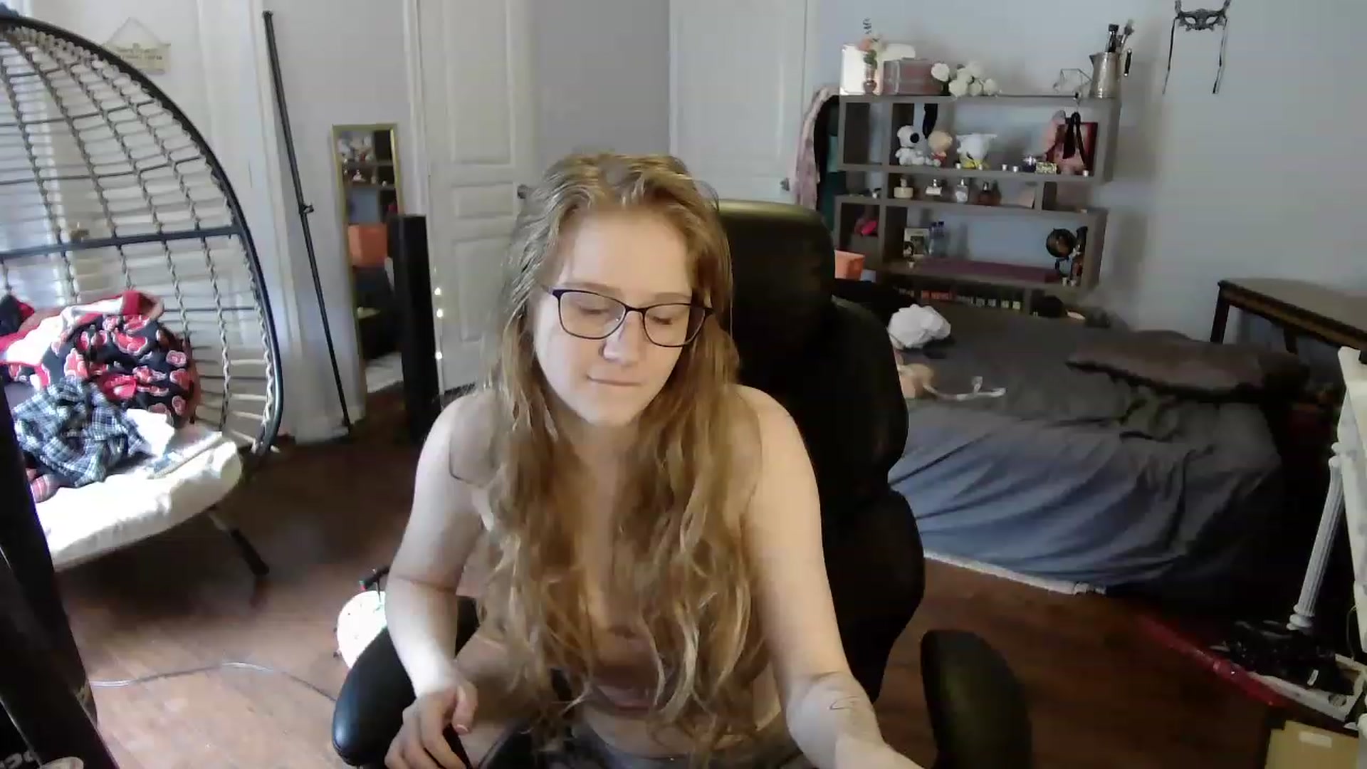 Gallery image thumbnail from Bunnydathug's myfreecams stream on, 06/14/2023, 18:54 image 3 of 20
