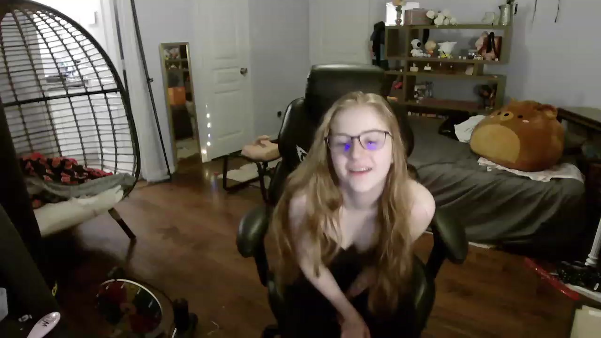 Gallery image thumbnail from Bunnydathug's myfreecams stream on, 06/15/2023, 10:34 image 8 of 20