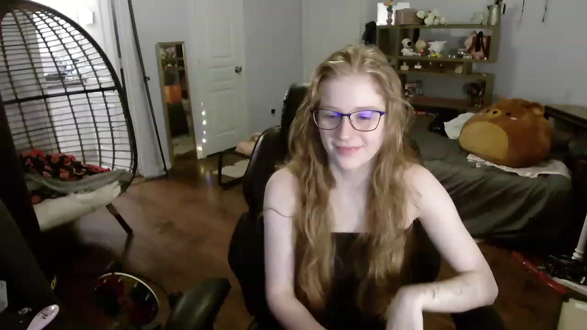 Gallery image thumbnail from Bunnydathug's myfreecams stream on, 06/15/2023, 10:34 image 10 of 20