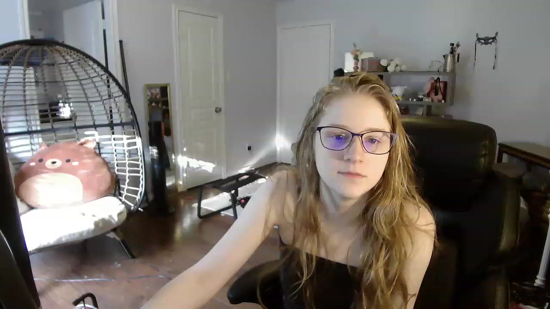 Gallery image thumbnail from Bunnydathug's myfreecams stream on, 06/15/2023, 13:35 image 13 of 20