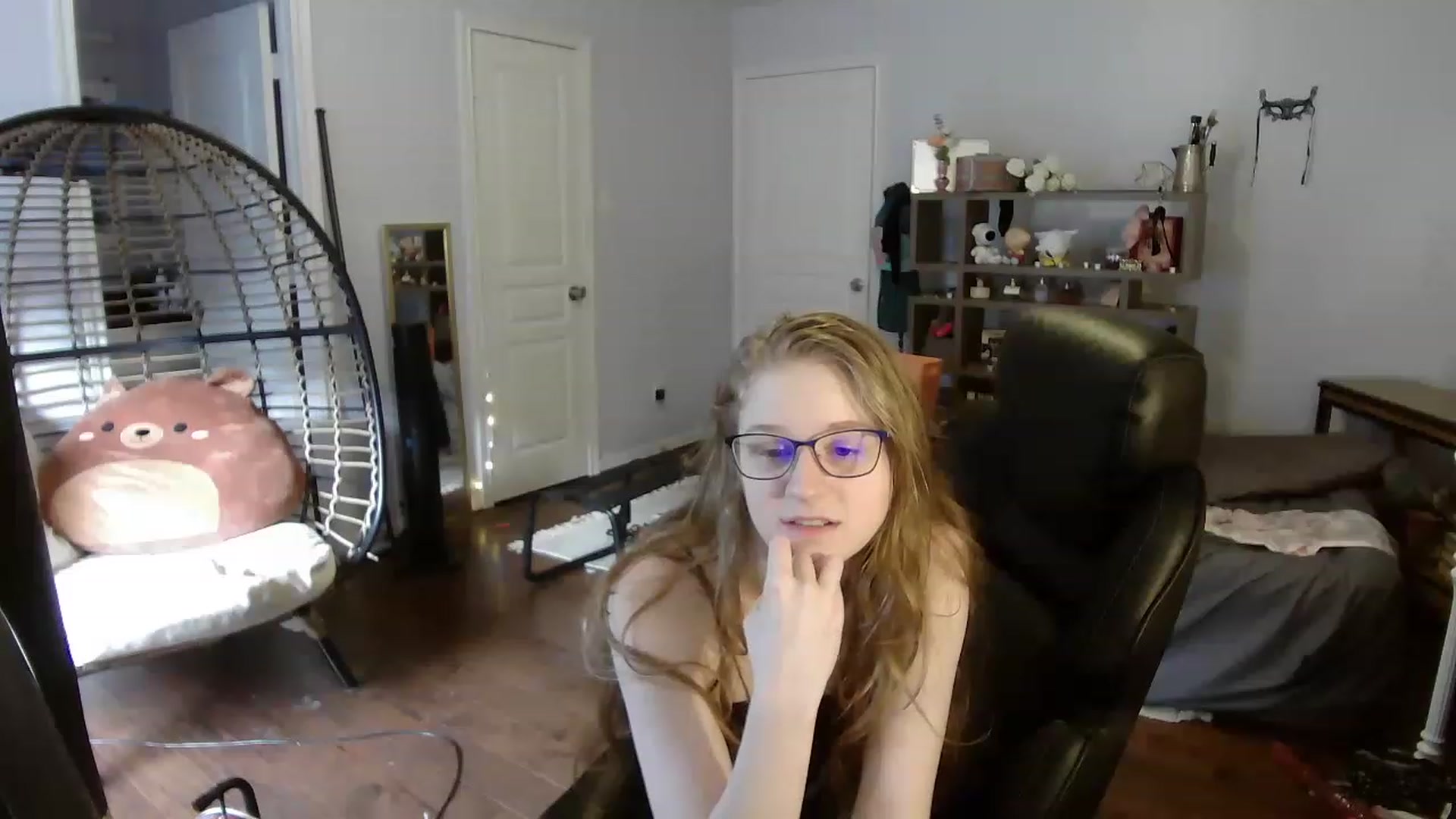 Gallery image thumbnail from Bunnydathug's myfreecams stream on, 06/15/2023, 13:35 image 5 of 20