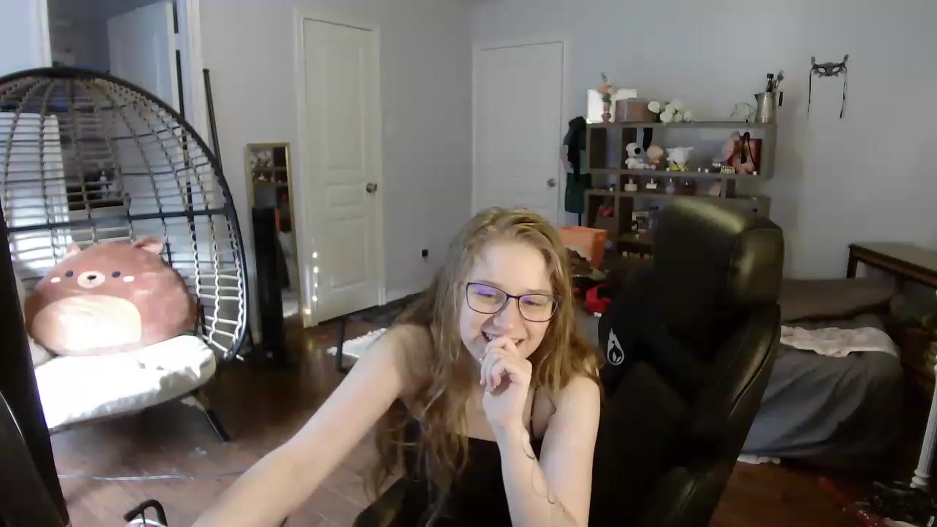 Gallery image thumbnail from Bunnydathug's myfreecams stream on, 06/15/2023, 13:35 image 6 of 20