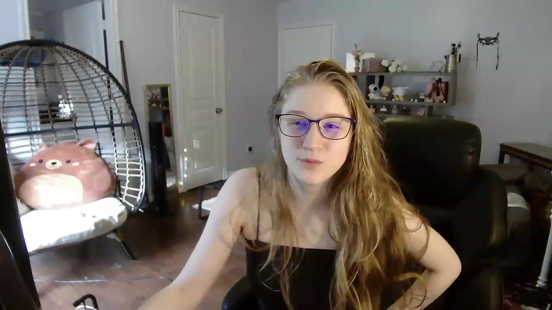 Gallery image thumbnail from Bunnydathug's myfreecams stream on, 06/15/2023, 13:35 image 12 of 20
