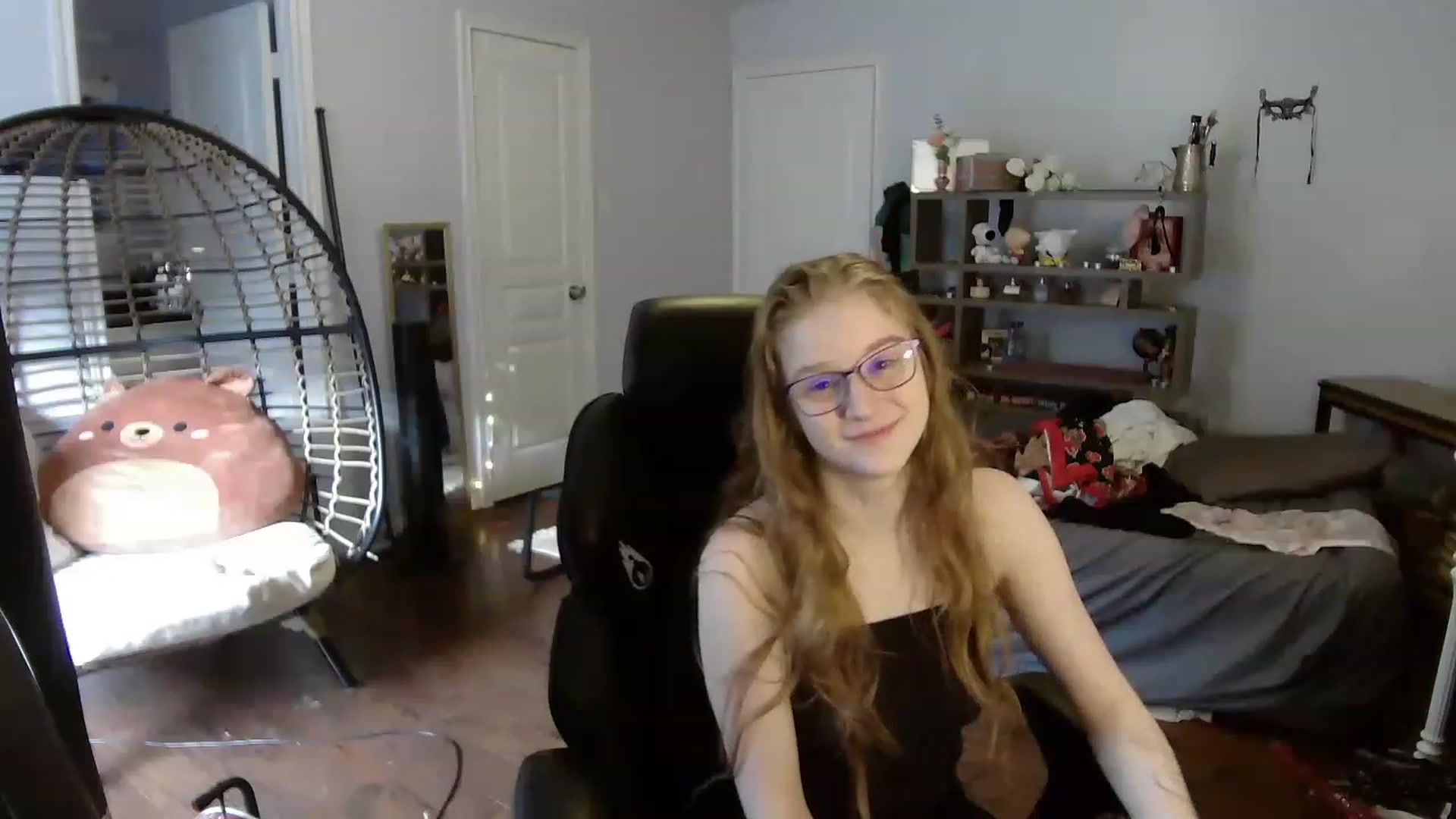 Gallery image thumbnail from Bunnydathug's myfreecams stream on, 06/15/2023, 13:35 image 11 of 20