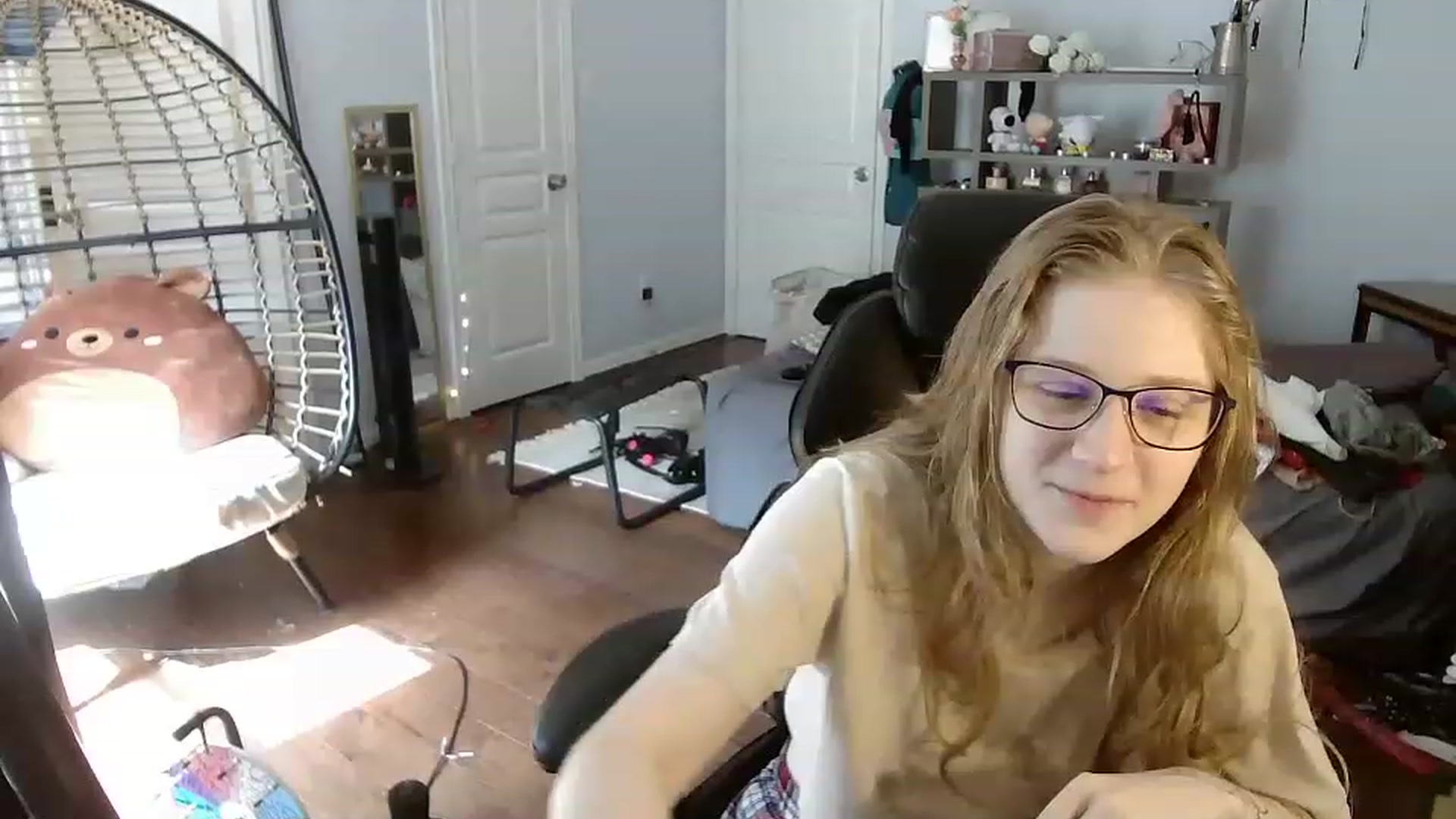Gallery image thumbnail from Bunnydathug's myfreecams stream on, 06/16/2023, 15:45 image 10 of 20