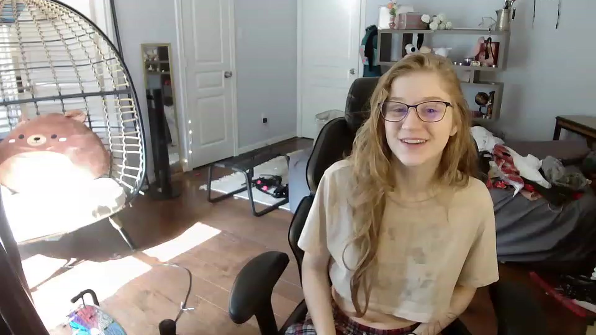 Gallery image thumbnail from Bunnydathug's myfreecams stream on, 06/16/2023, 15:45 image 3 of 20