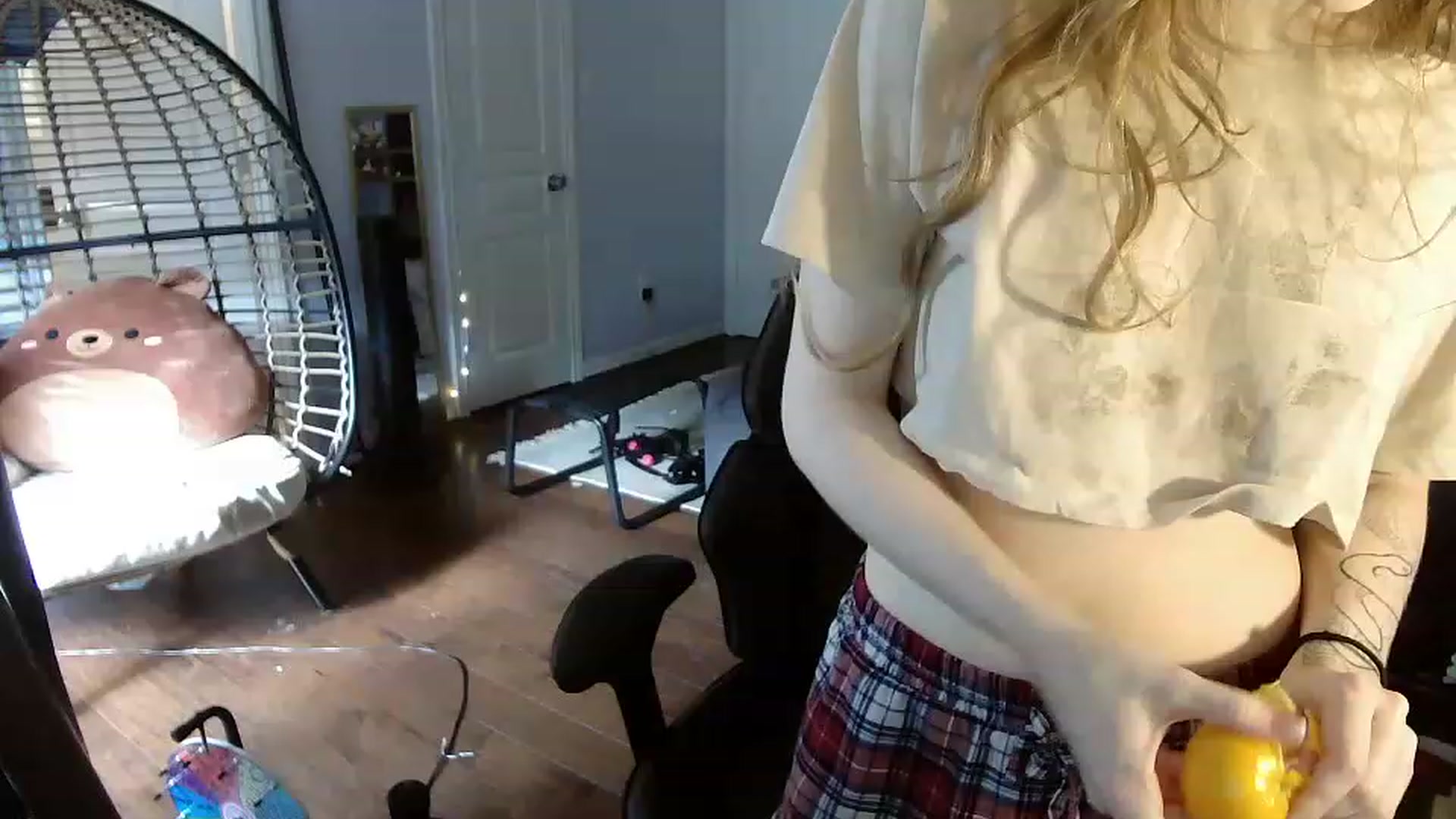 Gallery image thumbnail from Bunnydathug's myfreecams stream on, 06/16/2023, 15:45 image 4 of 20