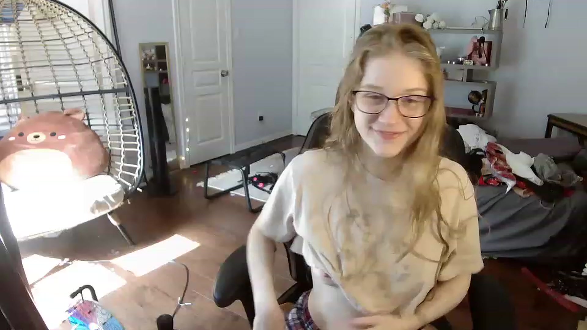 Gallery image thumbnail from Bunnydathug's myfreecams stream on, 06/16/2023, 15:45 image 6 of 20