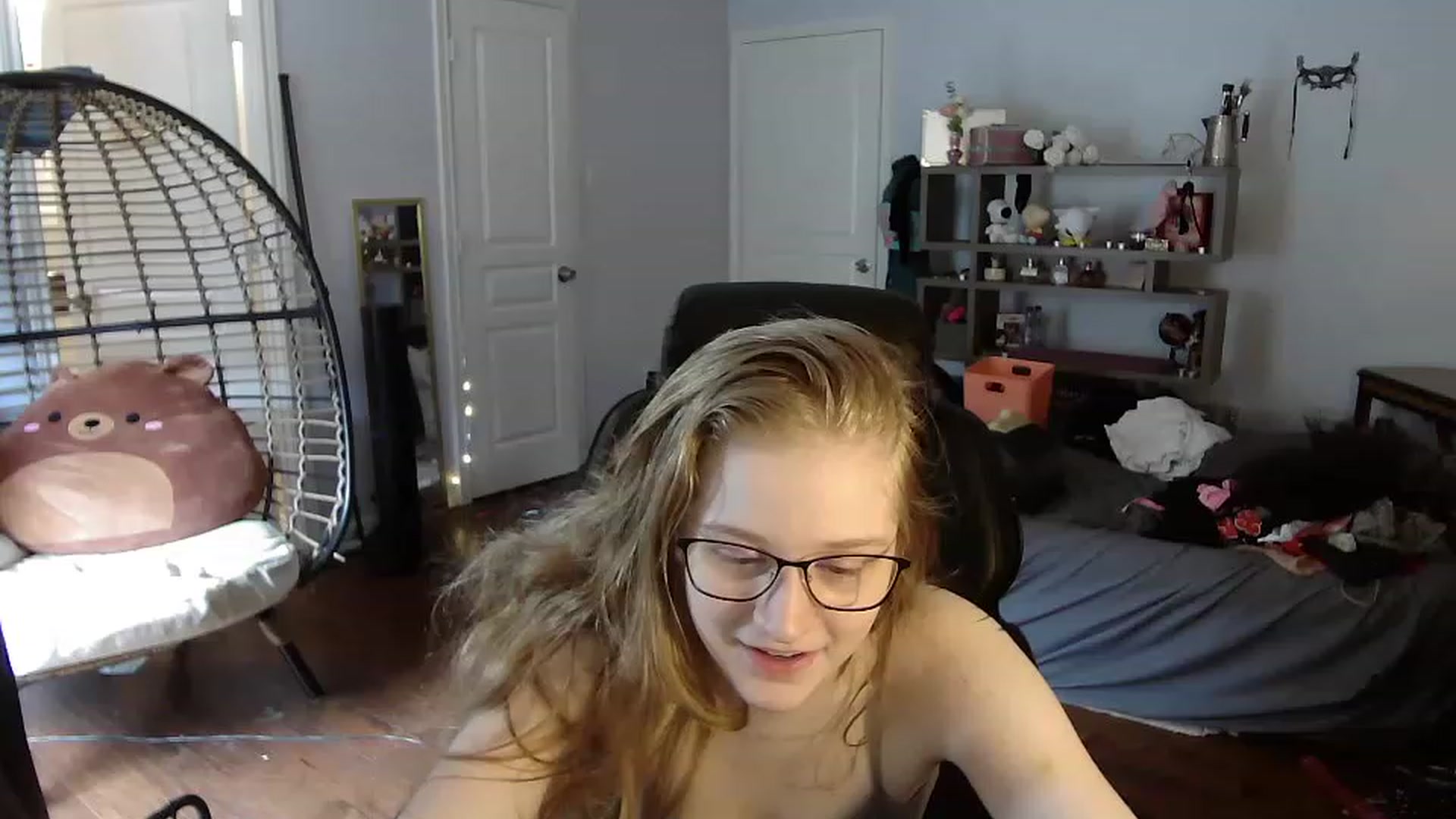 Gallery image thumbnail from Bunnydathug's myfreecams stream on, 06/16/2023, 17:09 image 1 of 20