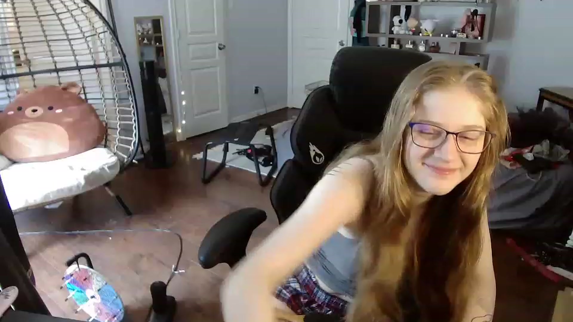 Gallery image thumbnail from Bunnydathug's myfreecams stream on, 06/16/2023, 17:09 image 6 of 20