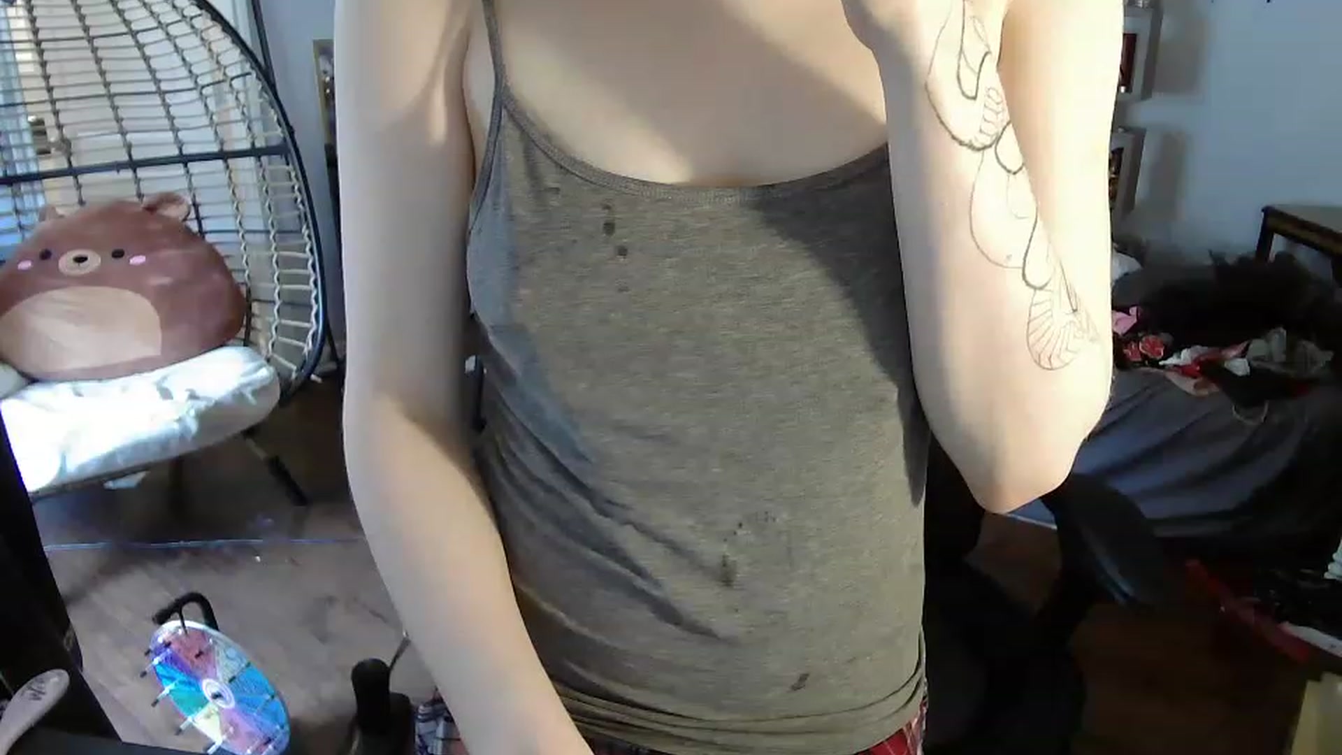 Gallery image thumbnail from Bunnydathug's myfreecams stream on, 06/16/2023, 17:09 image 18 of 20