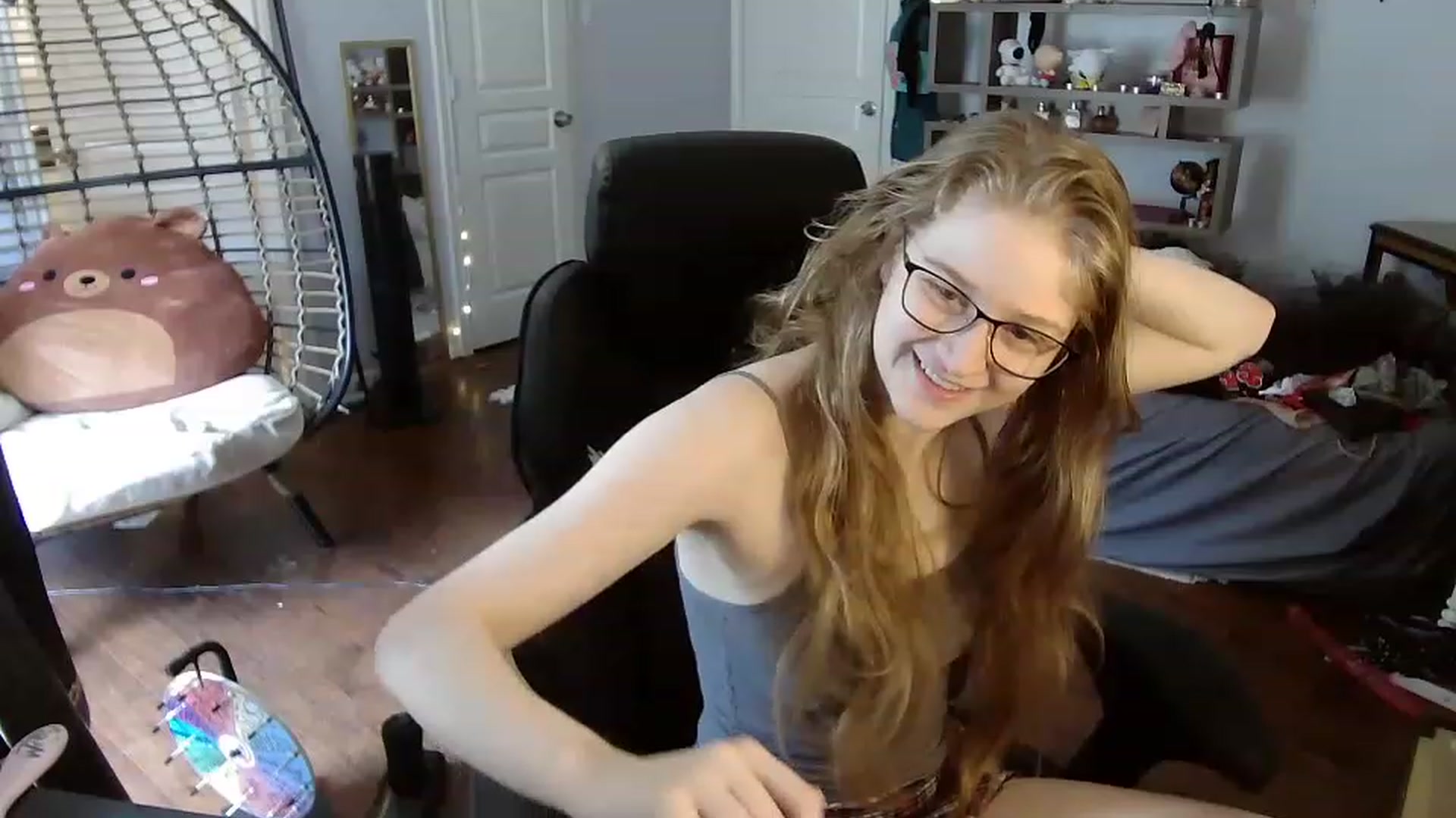 Gallery image thumbnail from Bunnydathug's myfreecams stream on, 06/16/2023, 17:09 image 13 of 20