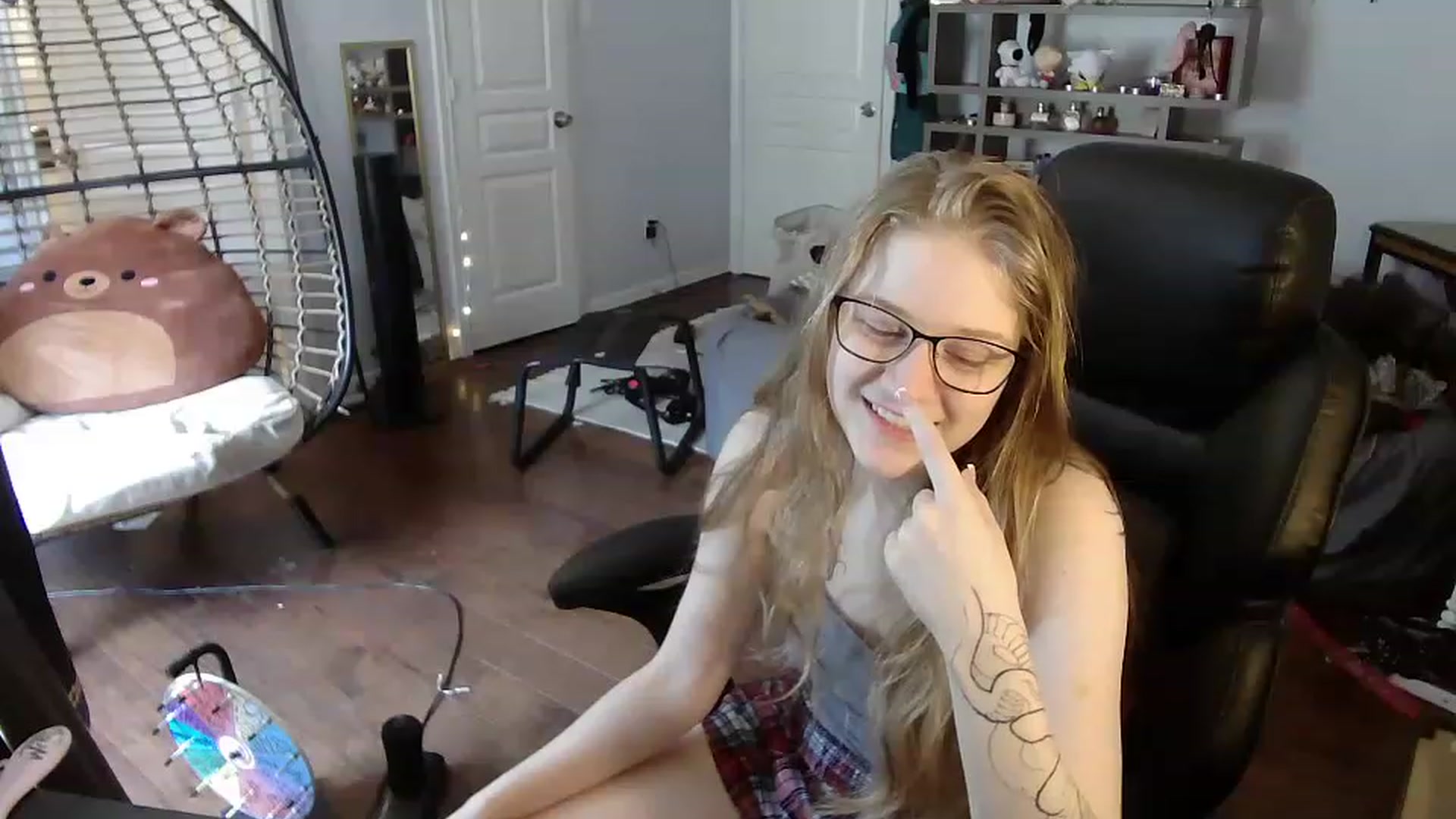 Gallery image thumbnail from Bunnydathug's myfreecams stream on, 06/16/2023, 17:09 image 14 of 20