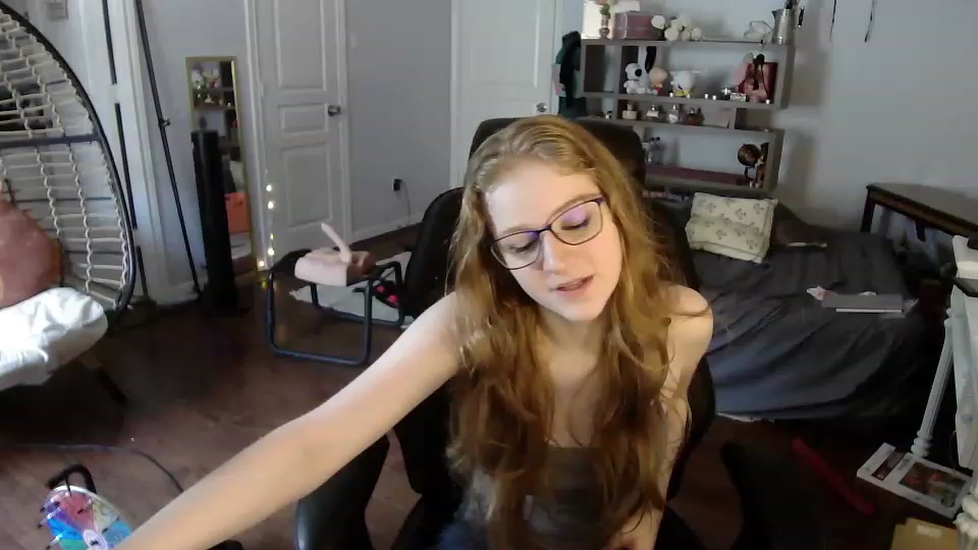 Gallery image thumbnail from Bunnydathug's myfreecams stream on, 06/17/2023, 21:13 image 16 of 20
