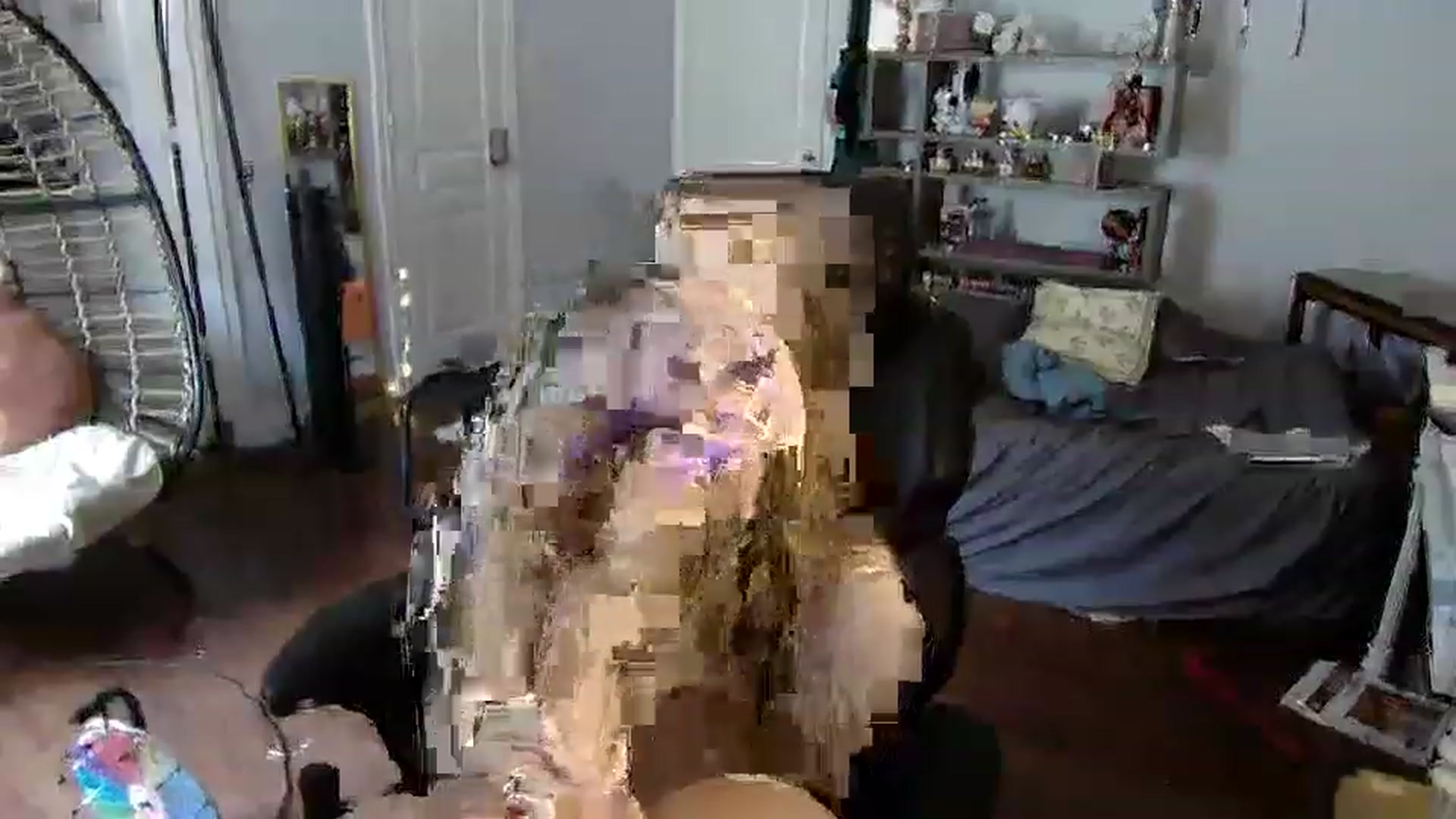 Gallery image thumbnail from Bunnydathug's myfreecams stream on, 06/17/2023, 21:27 image 9 of 20