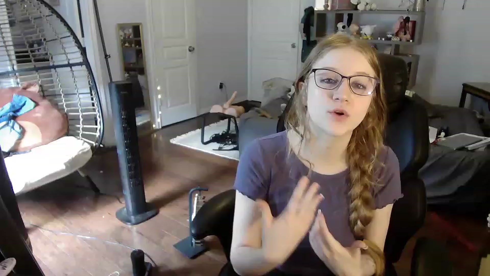 Gallery image thumbnail from Bunnydathug's myfreecams stream on, 06/19/2023, 15:25 image 13 of 20