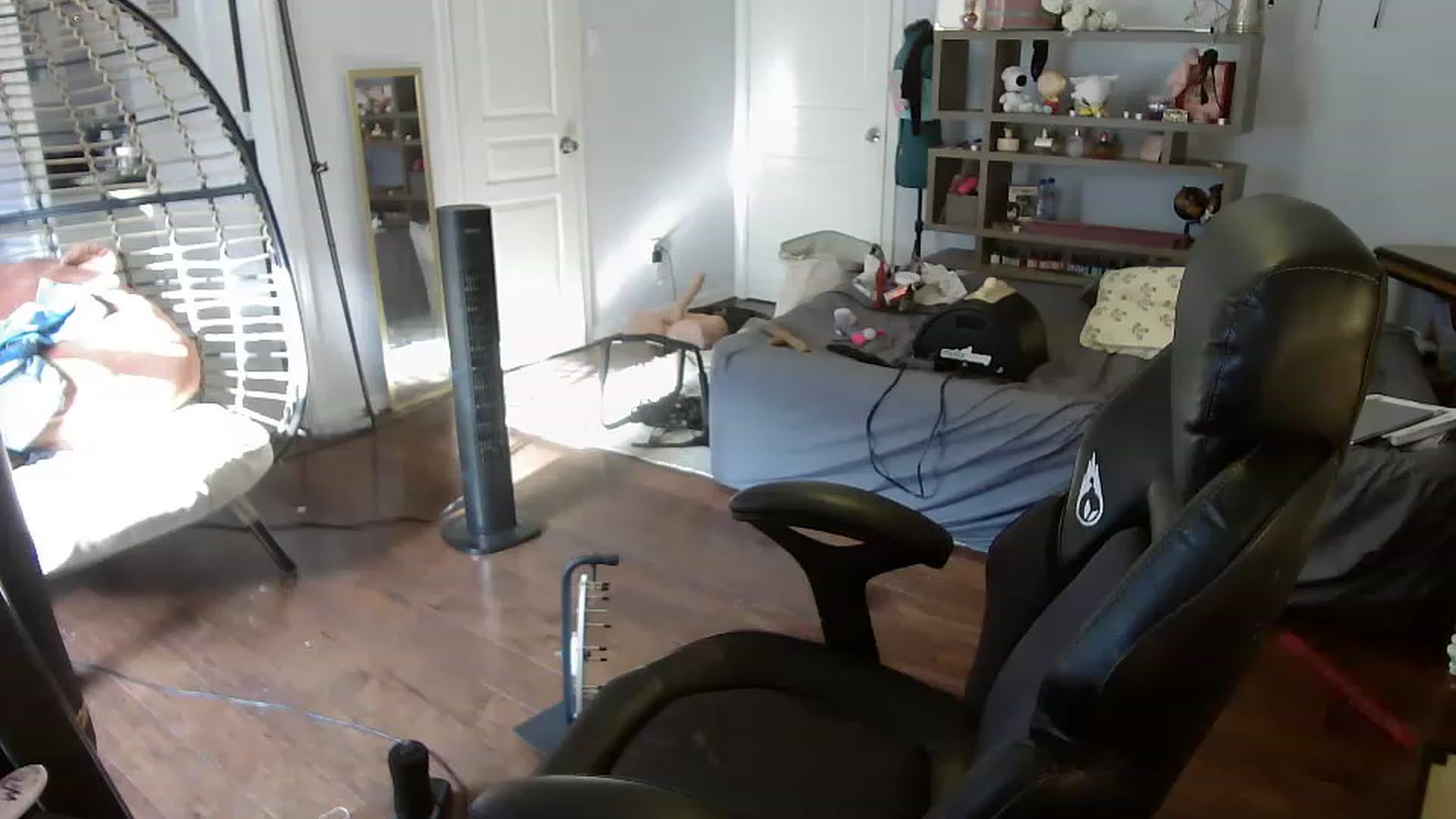 Gallery image thumbnail from Bunnydathug's myfreecams stream on, 06/19/2023, 15:25 image 4 of 20