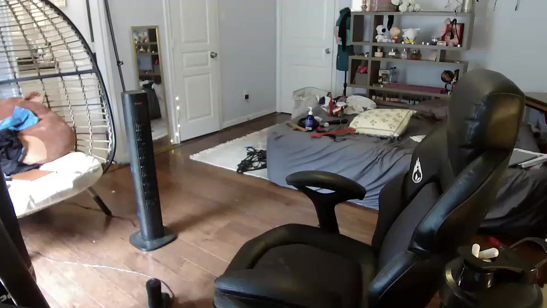 Gallery image thumbnail from Bunnydathug's myfreecams stream on, 06/20/2023, 16:10 image 18 of 20