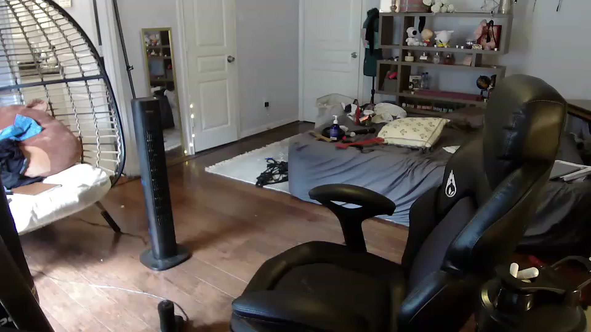 Gallery image thumbnail from Bunnydathug's myfreecams stream on, 06/20/2023, 16:10 image 3 of 20