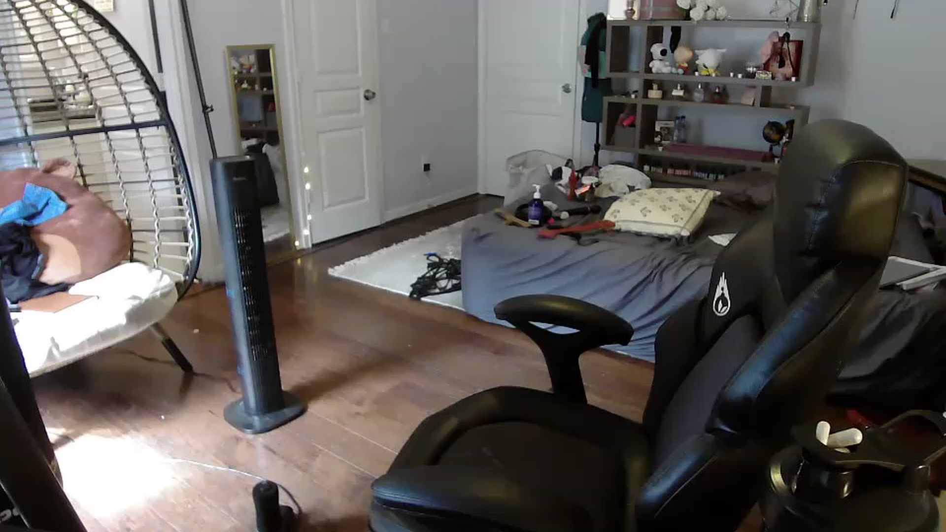 Gallery image thumbnail from Bunnydathug's myfreecams stream on, 06/20/2023, 16:10 image 6 of 20