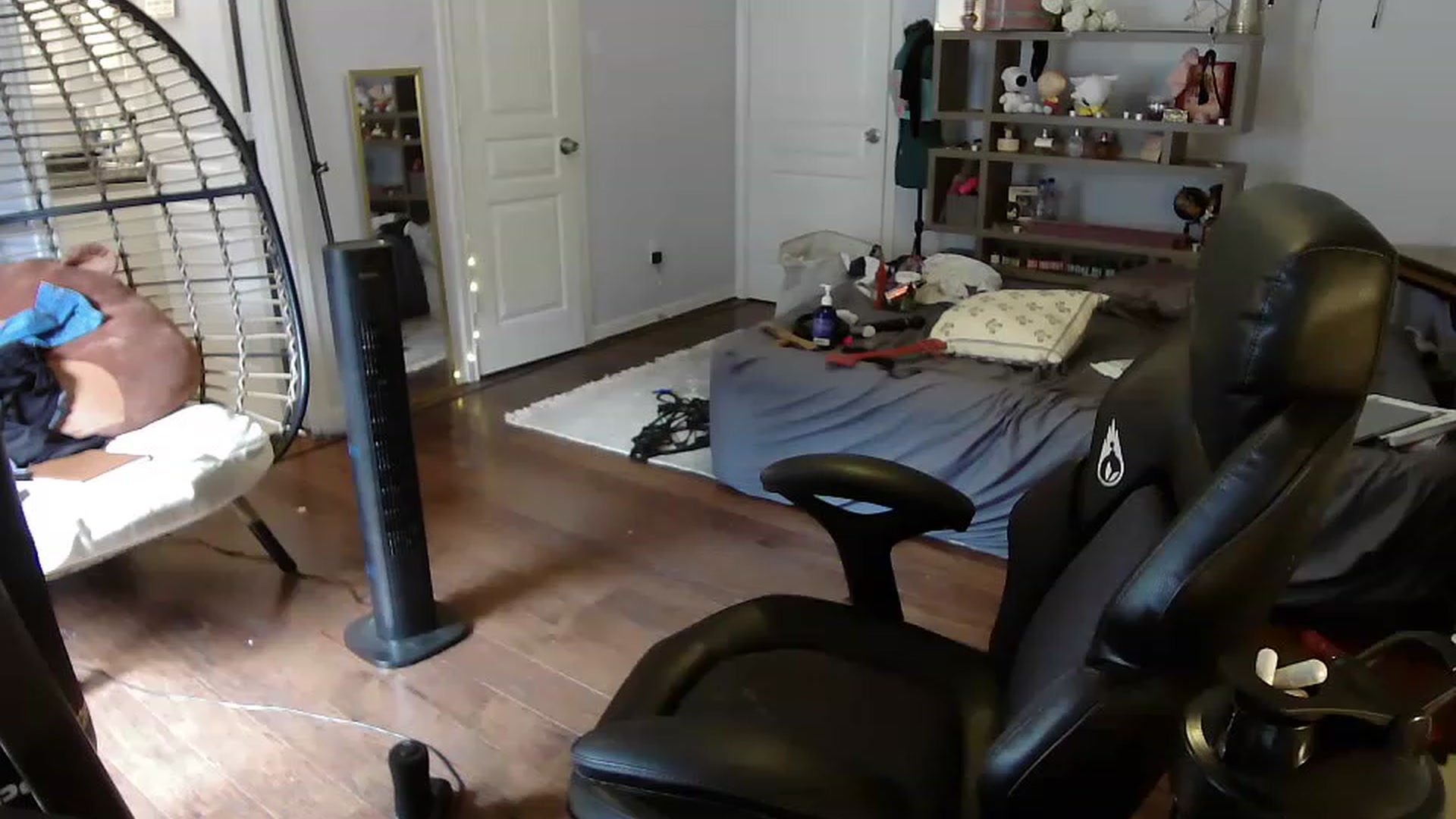 Gallery image thumbnail from Bunnydathug's myfreecams stream on, 06/20/2023, 16:10 image 5 of 20