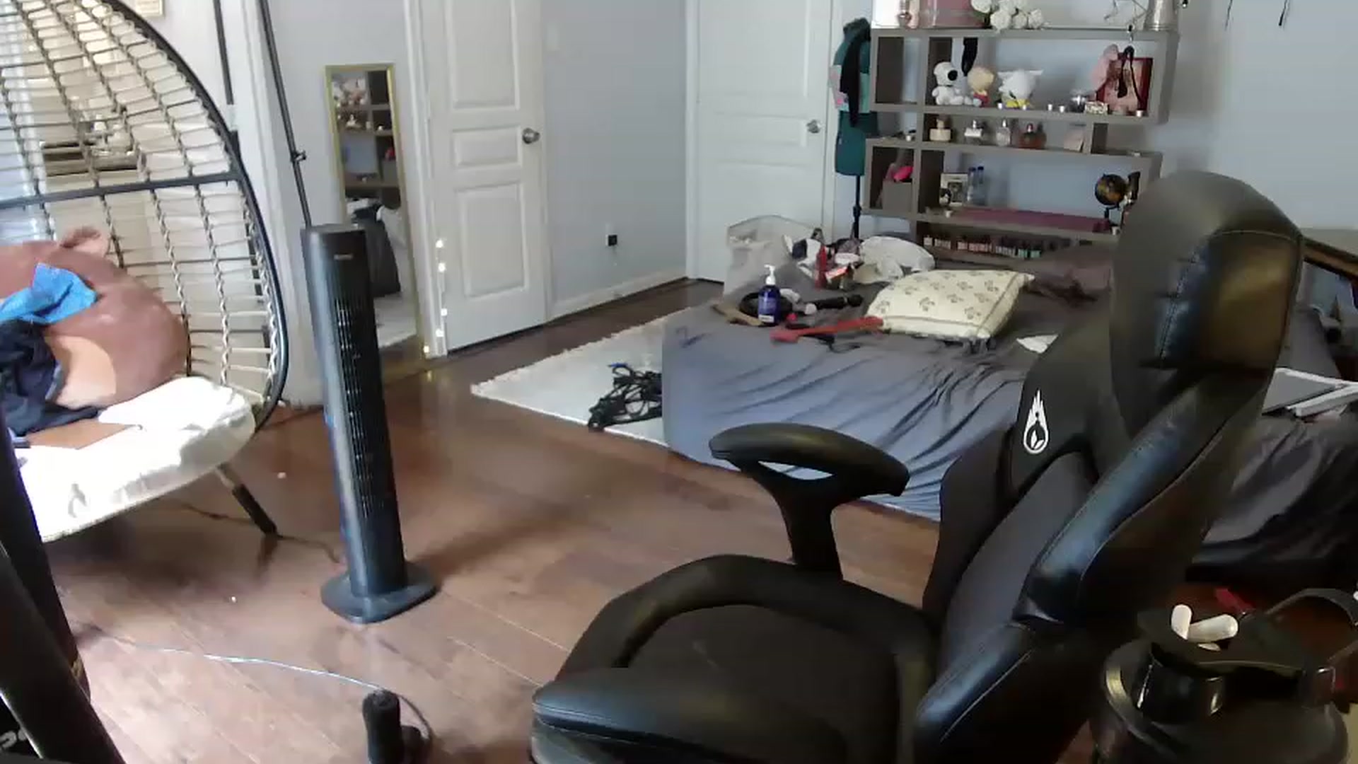 Gallery image thumbnail from Bunnydathug's myfreecams stream on, 06/20/2023, 16:10 image 15 of 20