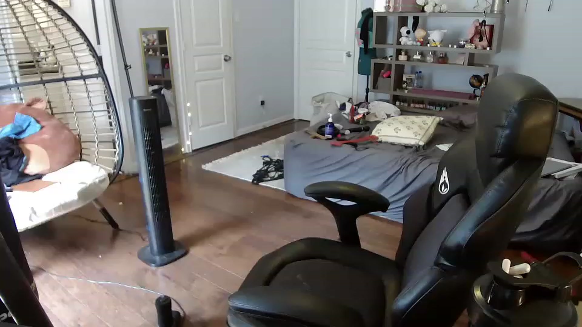 Gallery image thumbnail from Bunnydathug's myfreecams stream on, 06/20/2023, 16:10 image 16 of 20