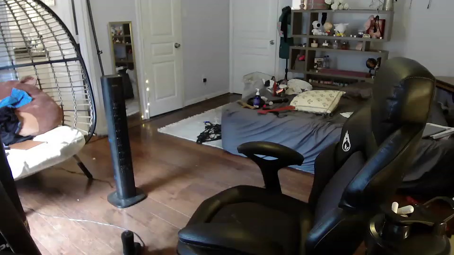 Gallery image thumbnail from Bunnydathug's myfreecams stream on, 06/20/2023, 16:10 image 7 of 20
