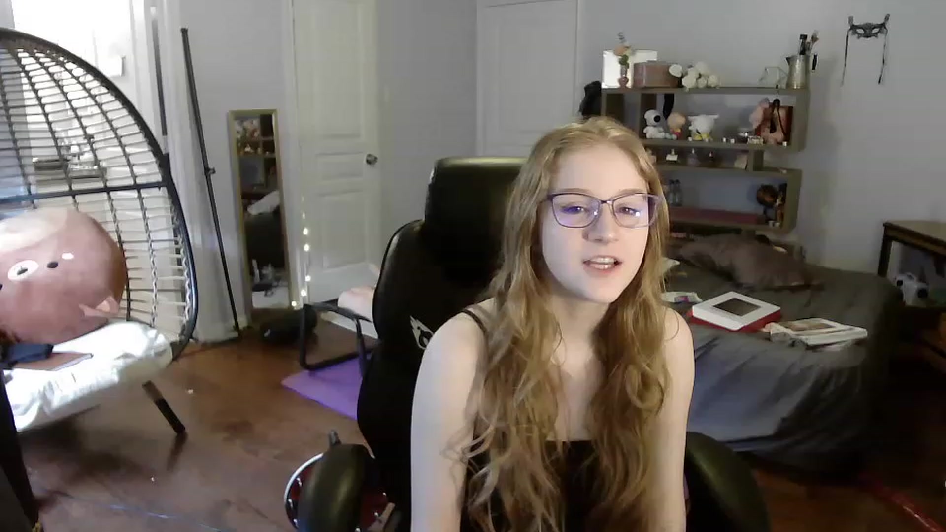 Gallery image thumbnail from Bunnydathug's myfreecams stream on, 06/21/2023, 13:19 image 15 of 20