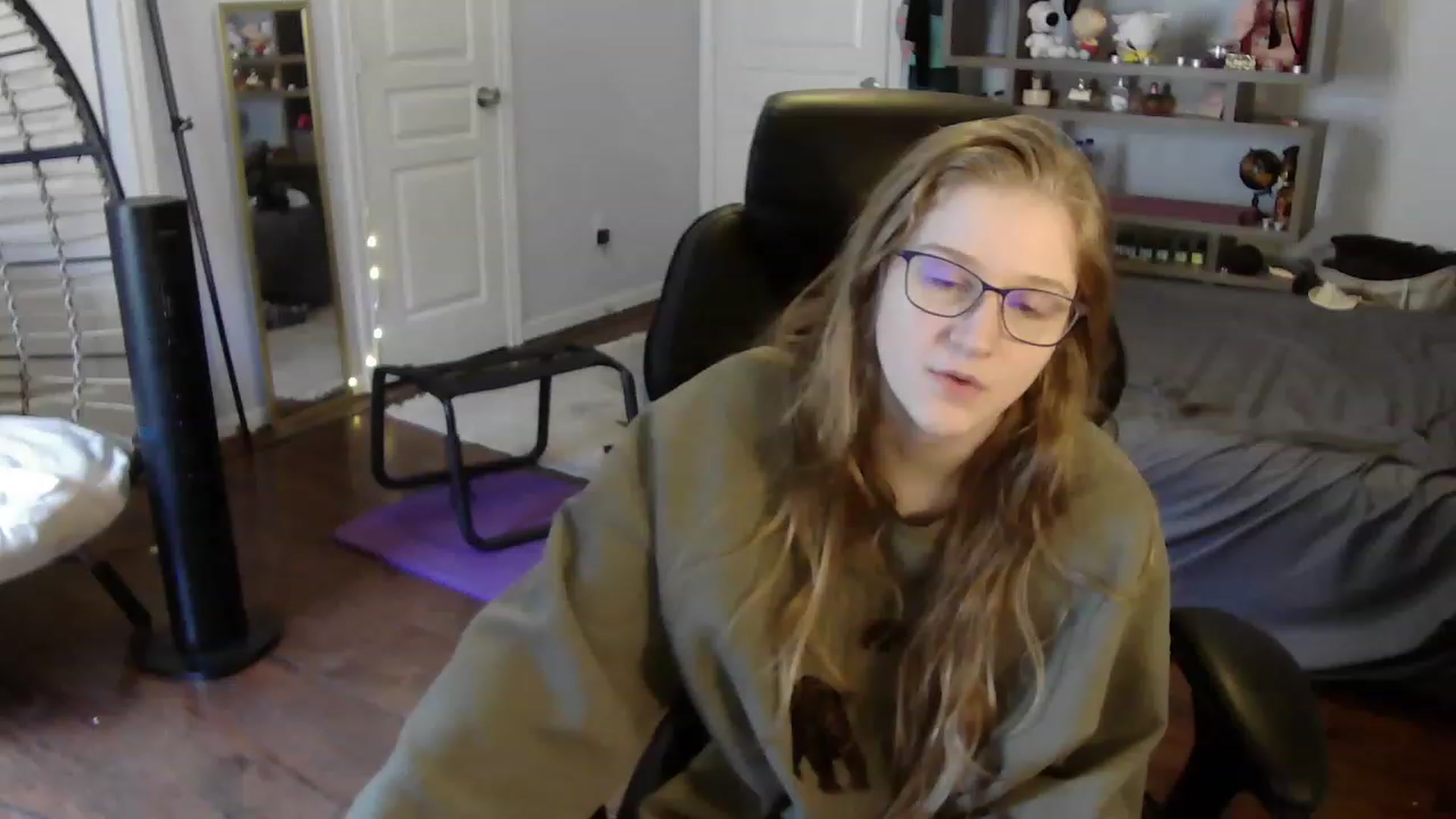 Gallery image thumbnail from Bunnydathug's myfreecams stream on, 06/22/2023, 18:15 image 1 of 20