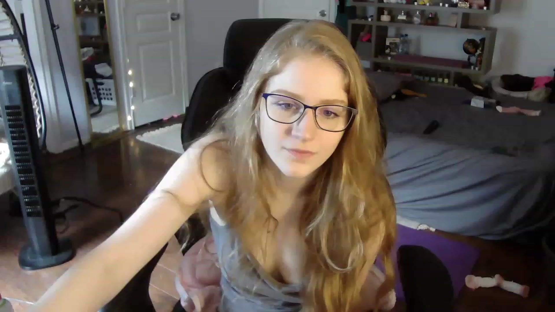 Gallery image thumbnail from Bunnydathug's myfreecams stream on, 06/24/2023, 16:22 image 12 of 20