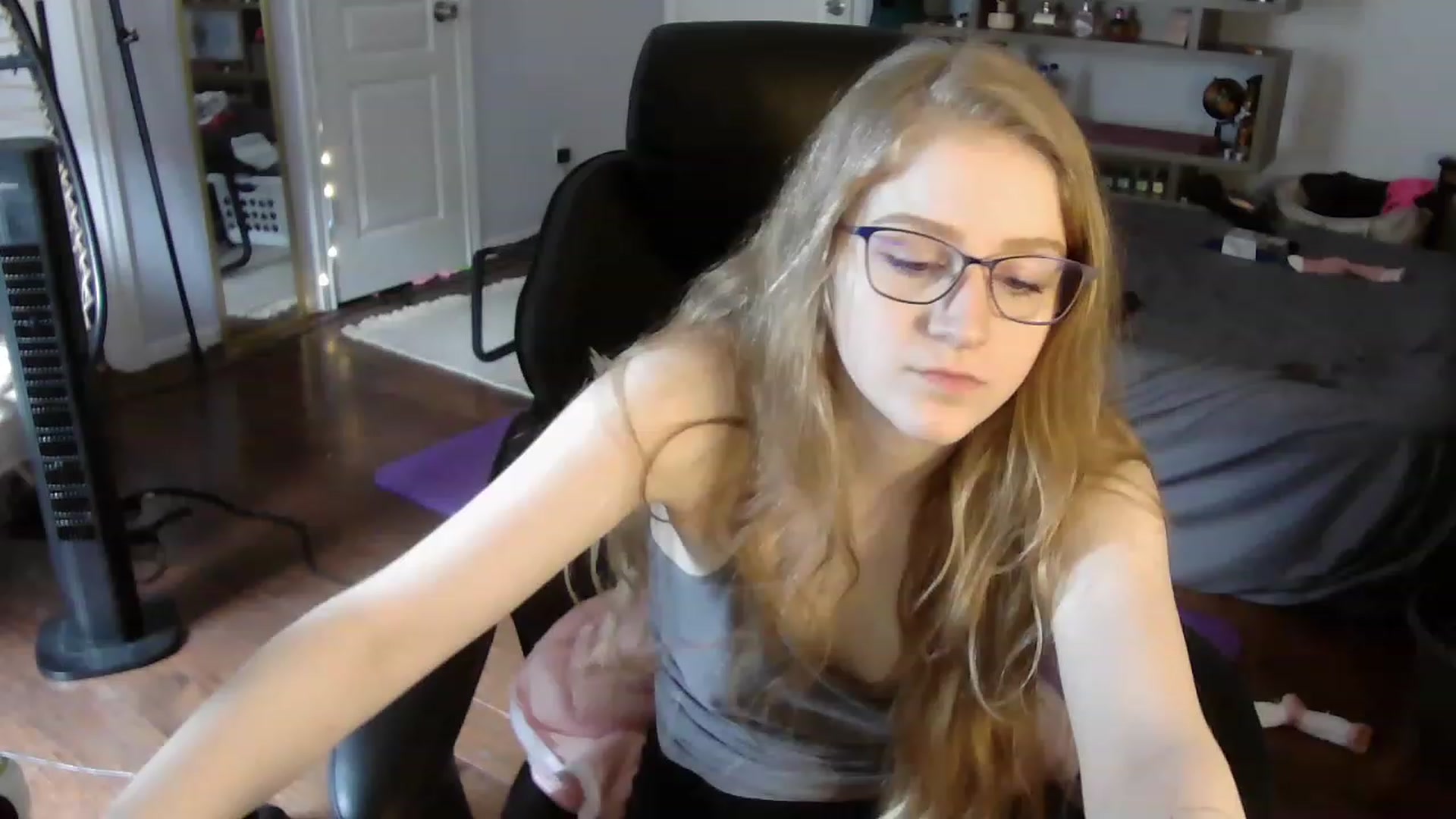 Gallery image thumbnail from Bunnydathug's myfreecams stream on, 06/24/2023, 16:22 image 14 of 20
