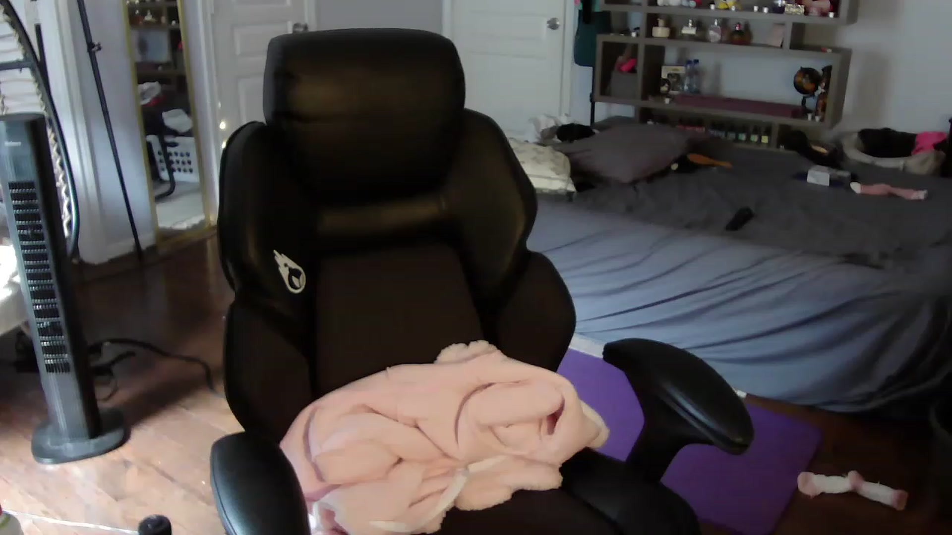 Gallery image thumbnail from Bunnydathug's myfreecams stream on, 06/24/2023, 16:22 image 2 of 20